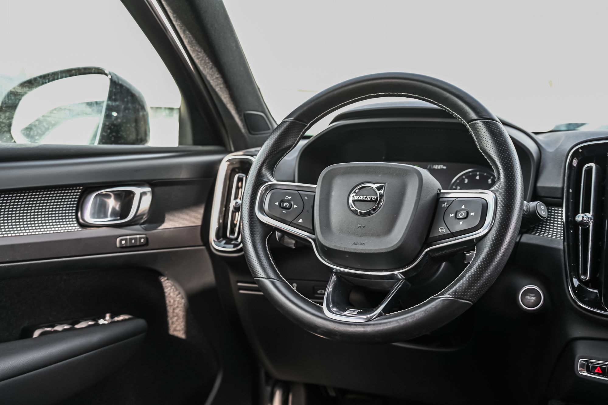 2020 Volvo XC40 in Pointe-Claire, Quebec