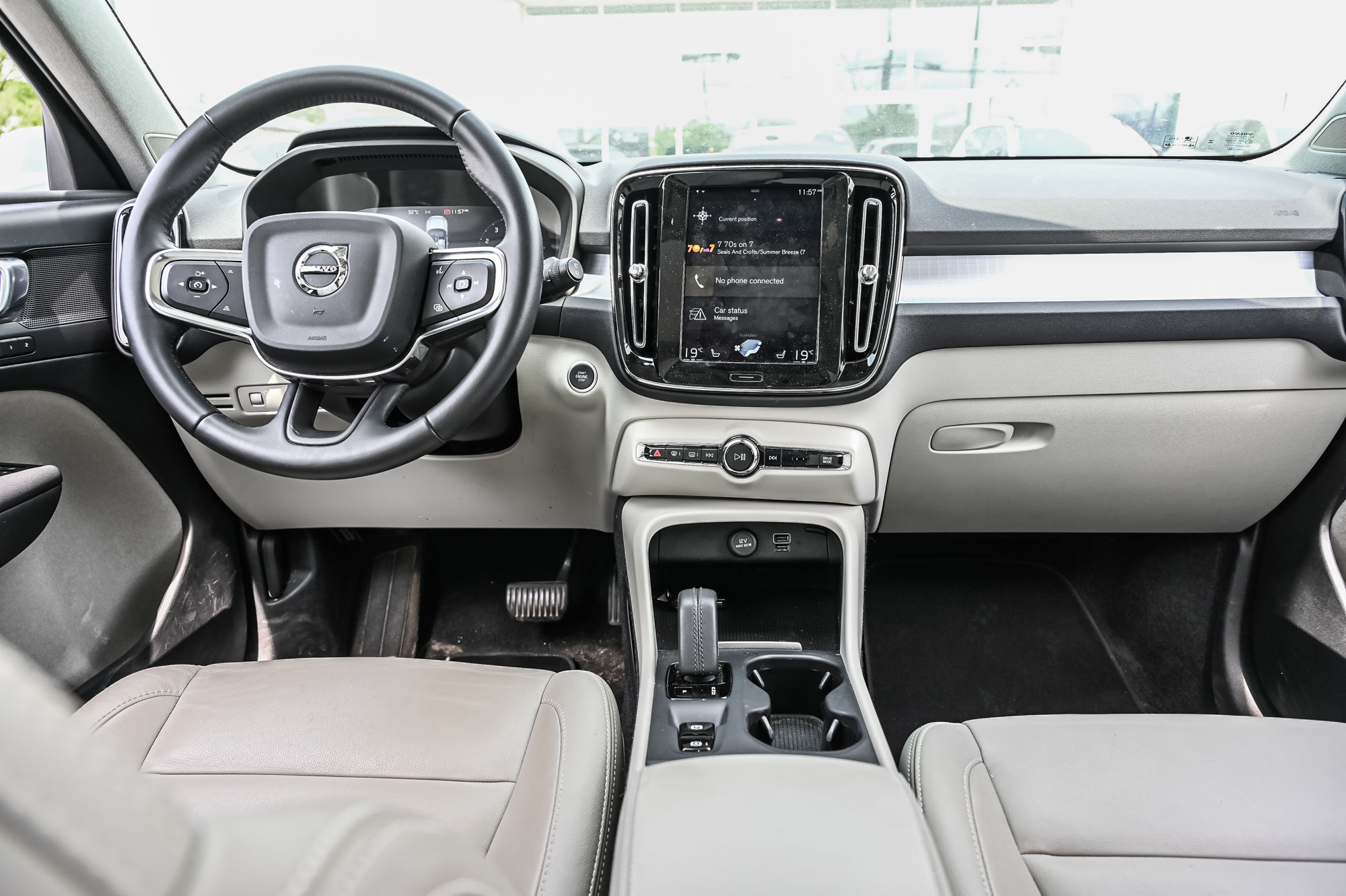2021 Volvo XC40 in Pointe-Claire, Quebec