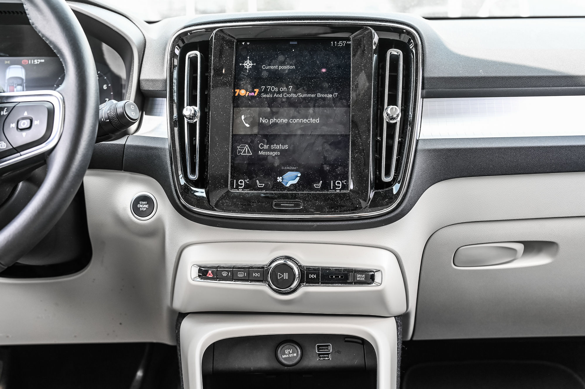 2021 Volvo XC40 in Pointe-Claire, Quebec