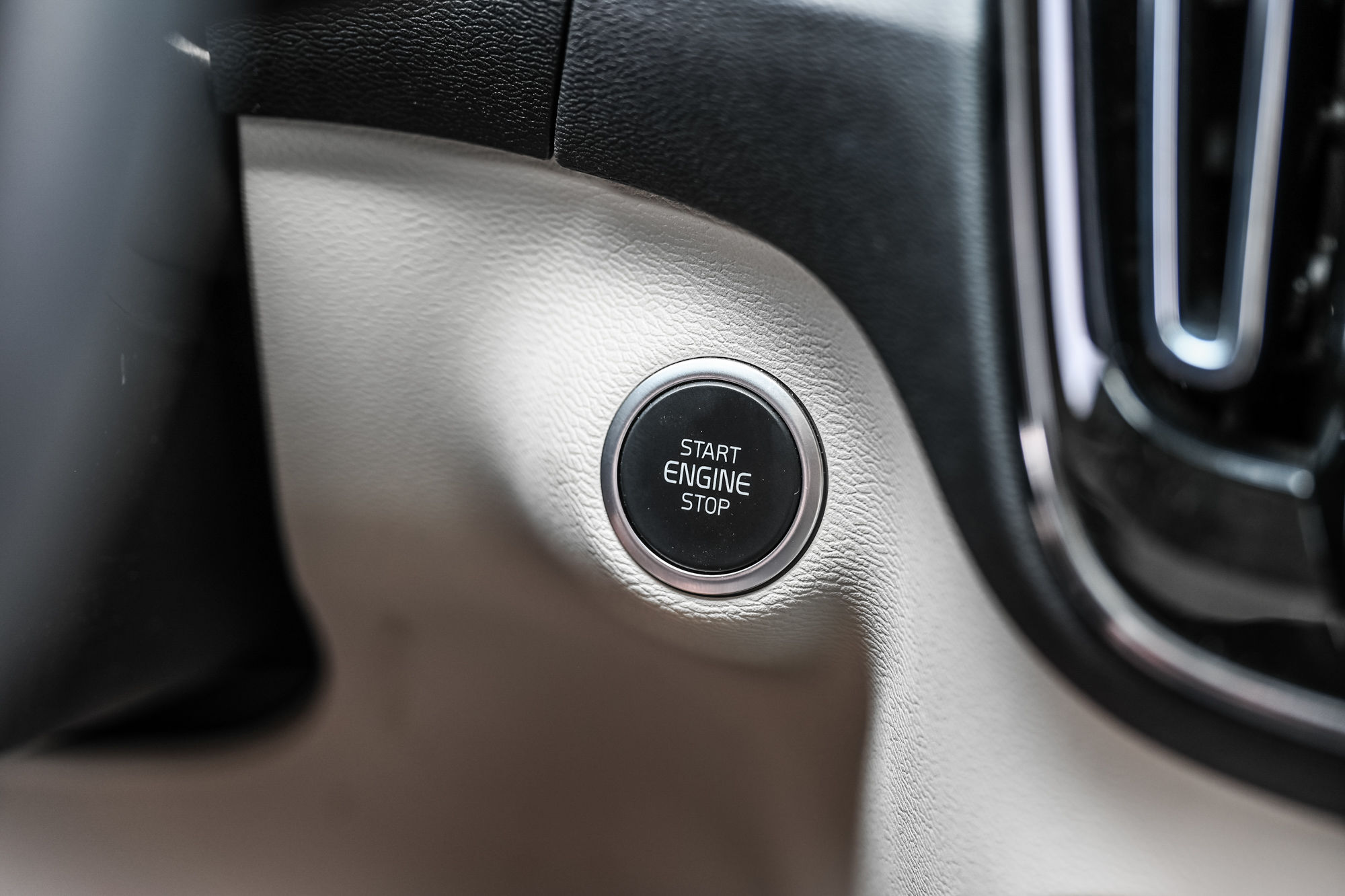 2021 Volvo XC40 in Pointe-Claire, Quebec