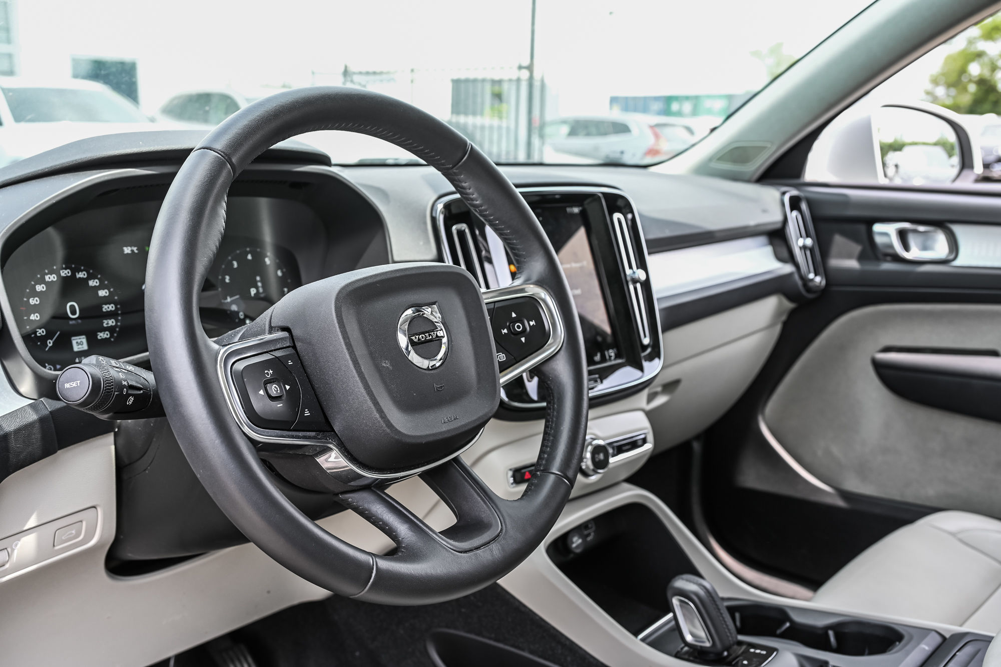 2021 Volvo XC40 in Pointe-Claire, Quebec