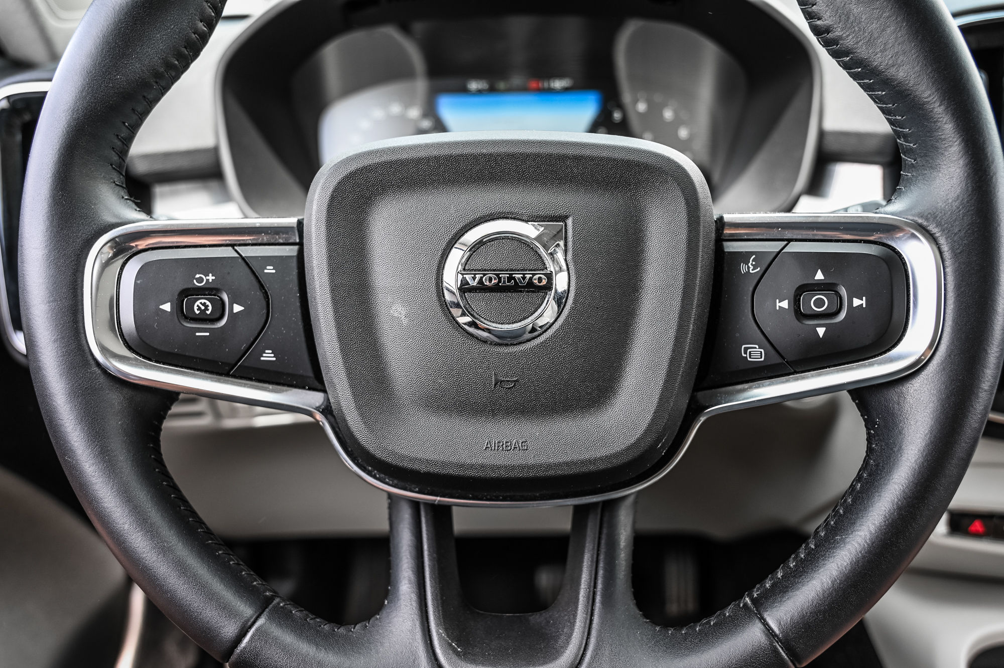 2021 Volvo XC40 in Pointe-Claire, Quebec