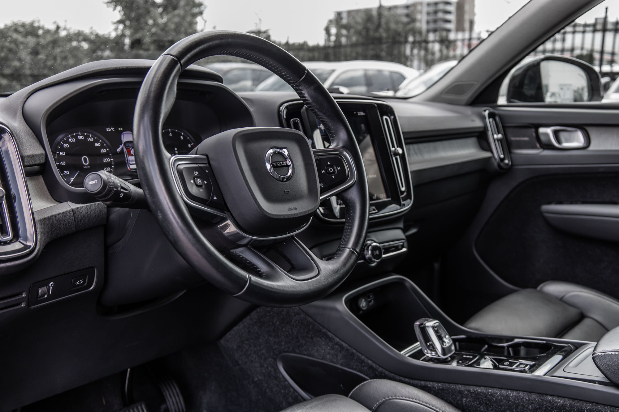 2021 Volvo XC40 in Pointe-Claire, Quebec
