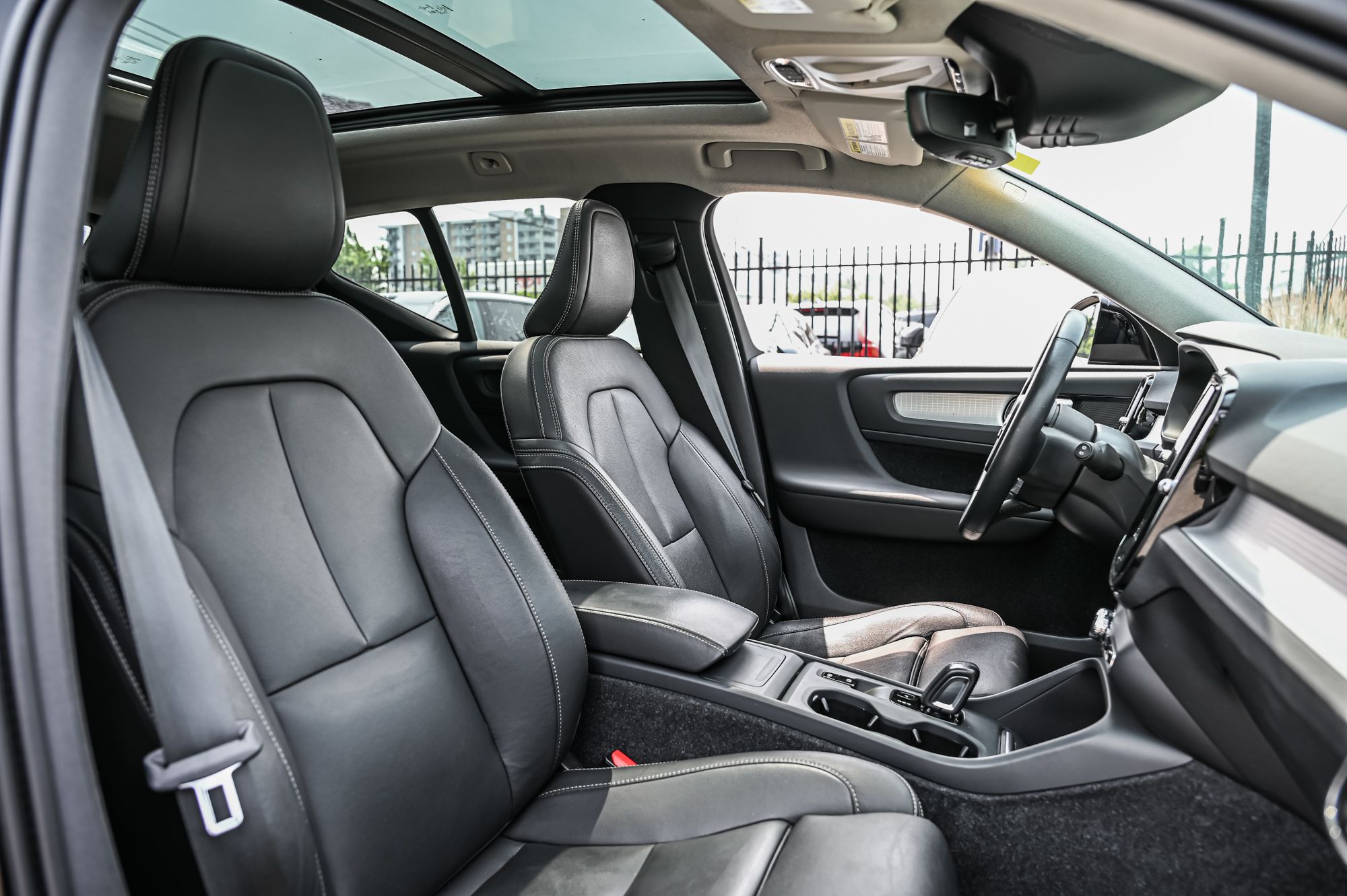 2021 Volvo XC40 in Pointe-Claire, Quebec