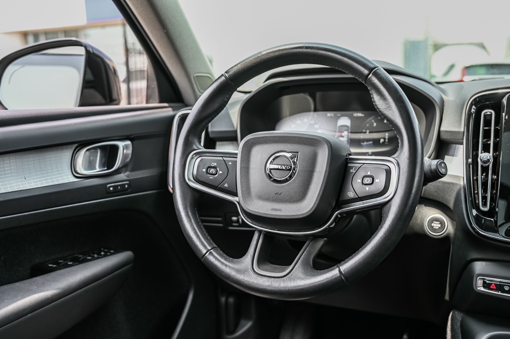 2021 Volvo XC40 in Pointe-Claire, Quebec
