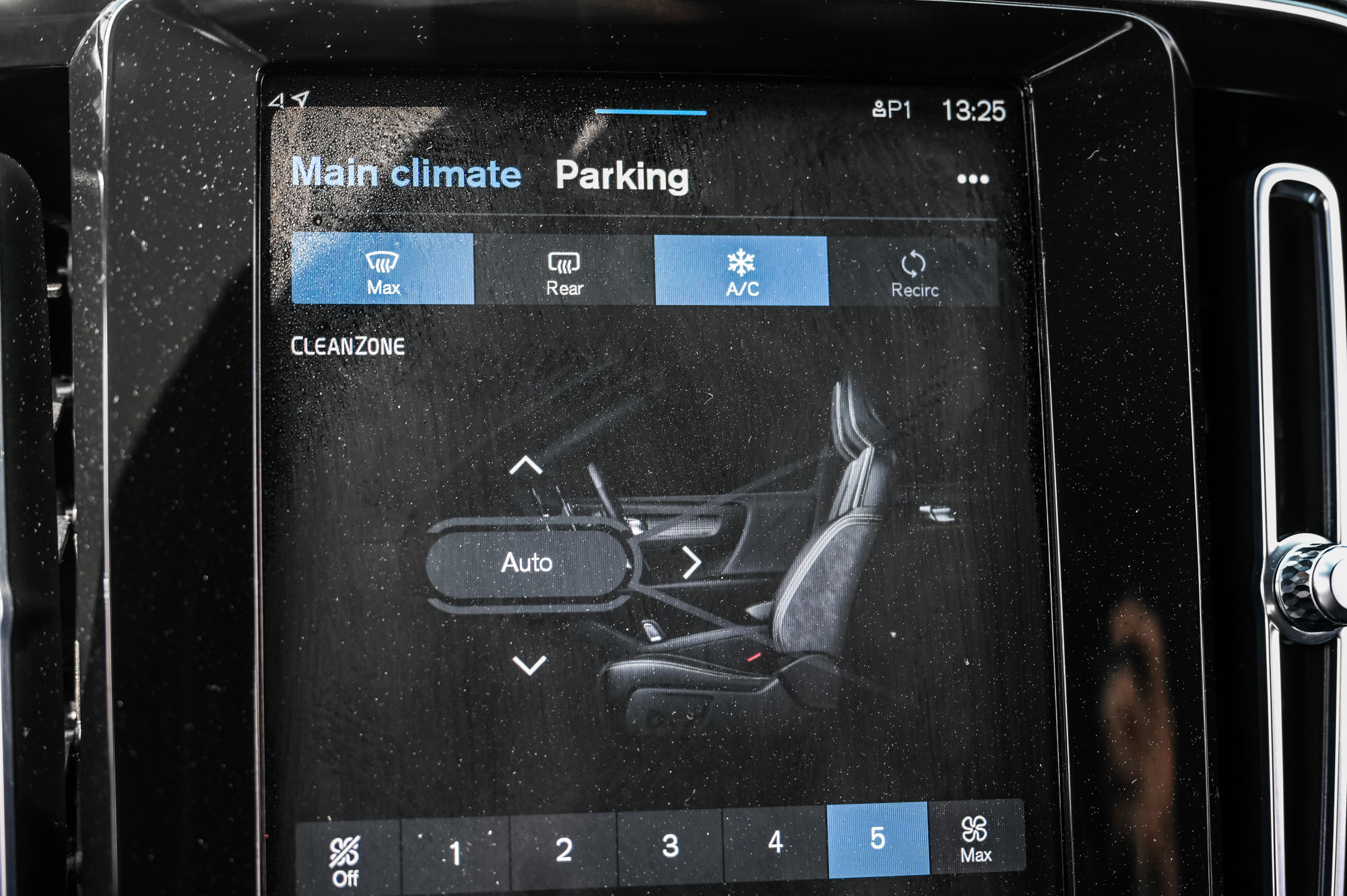 2021 Volvo XC40 in Pointe-Claire, Quebec