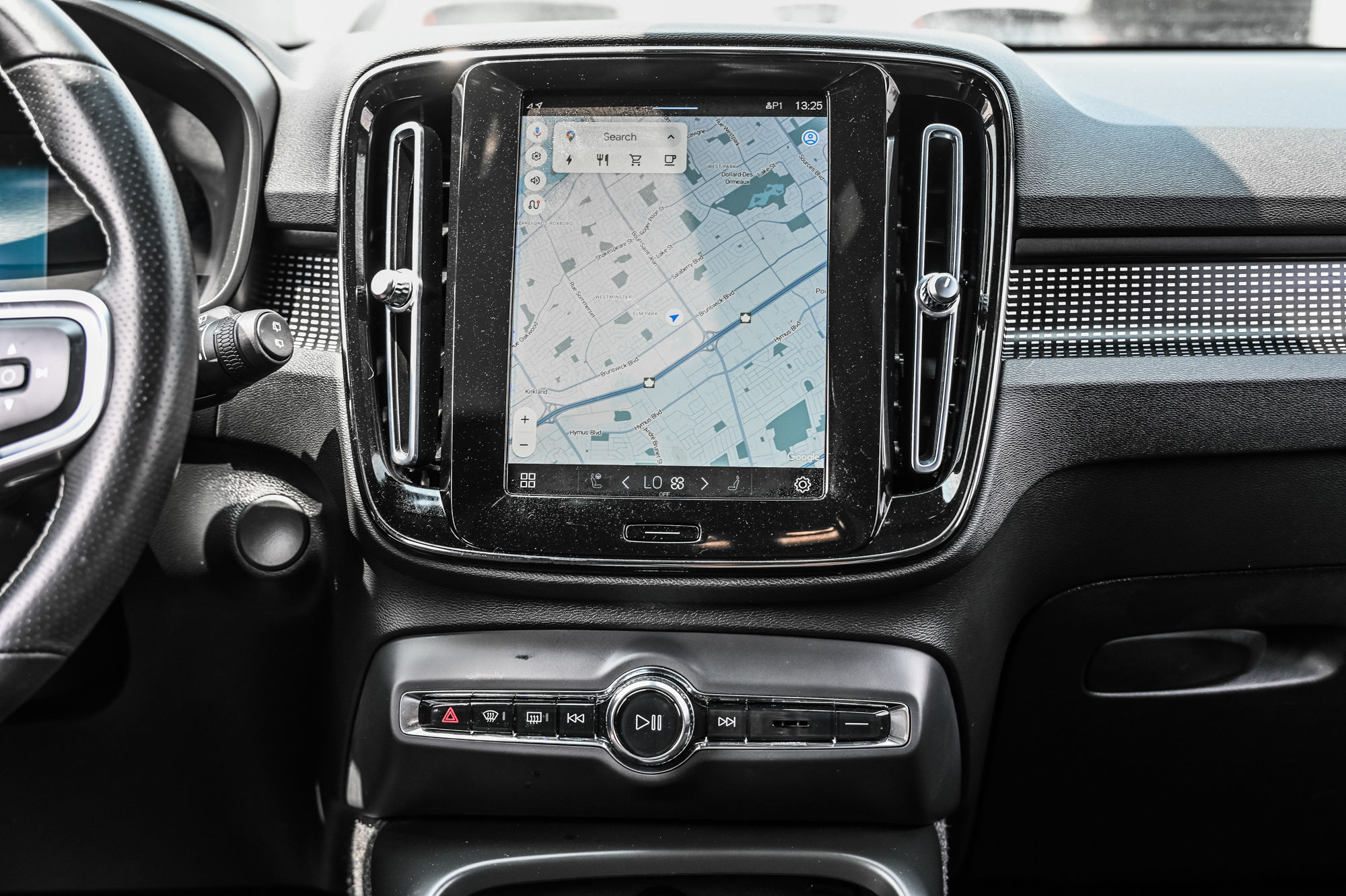 2021 Volvo XC40 in Pointe-Claire, Quebec