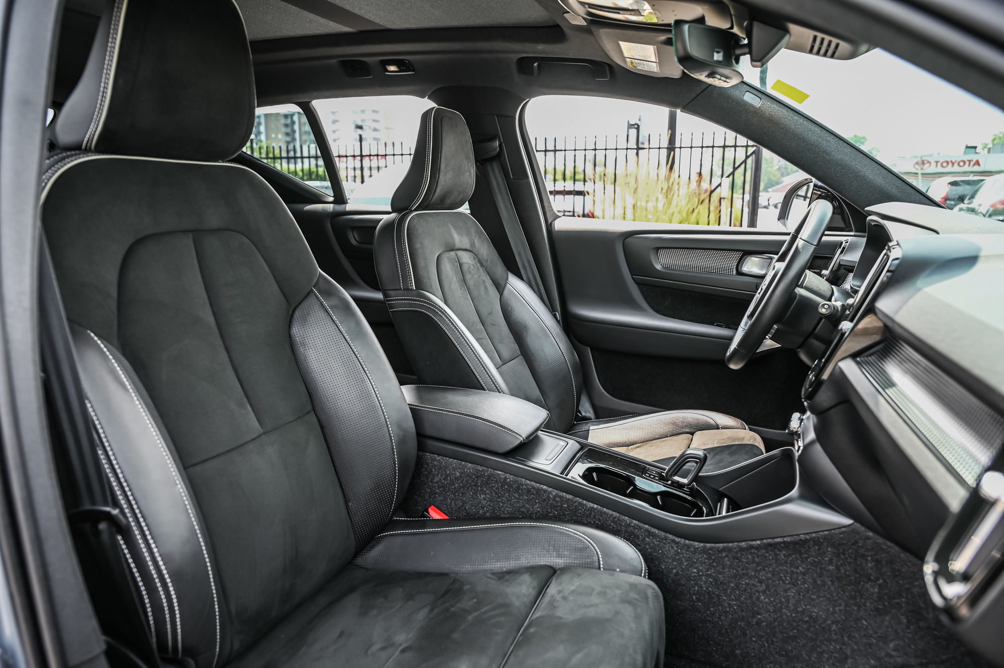 2021 Volvo XC40 in Pointe-Claire, Quebec