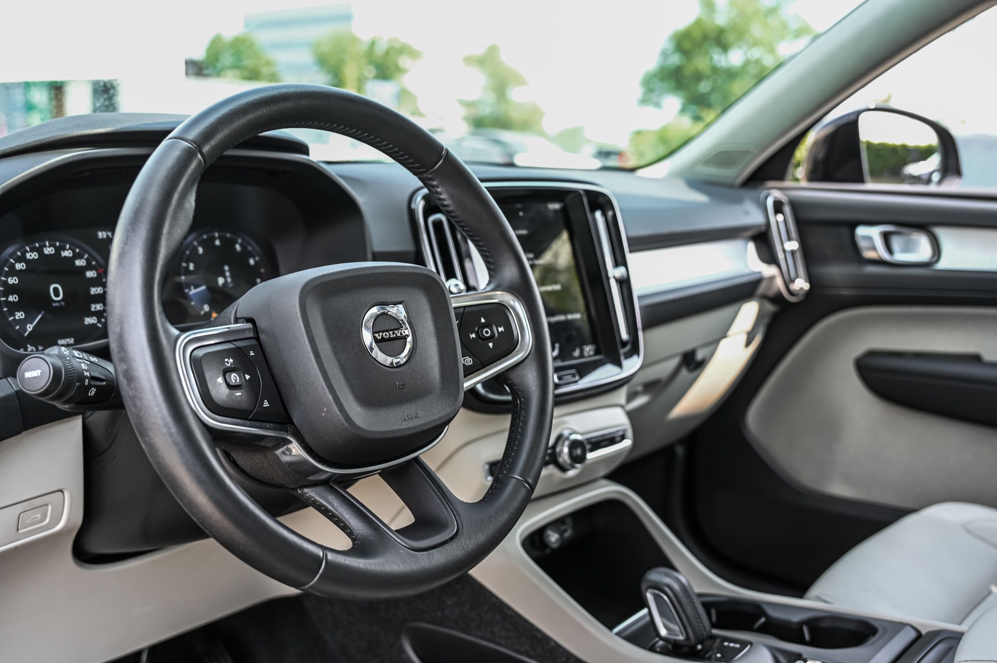 2021 Volvo XC40 in Pointe-Claire, Quebec