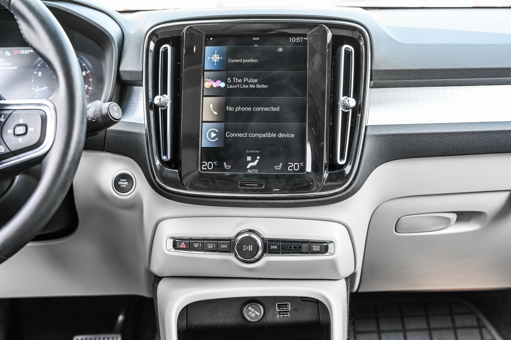 2021 Volvo XC40 in Pointe-Claire, Quebec