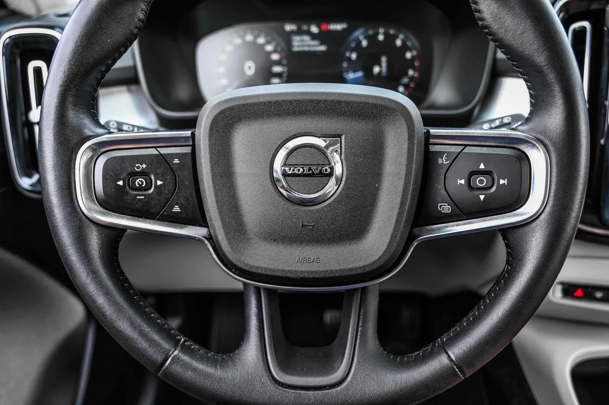 2021 Volvo XC40 in Pointe-Claire, Quebec