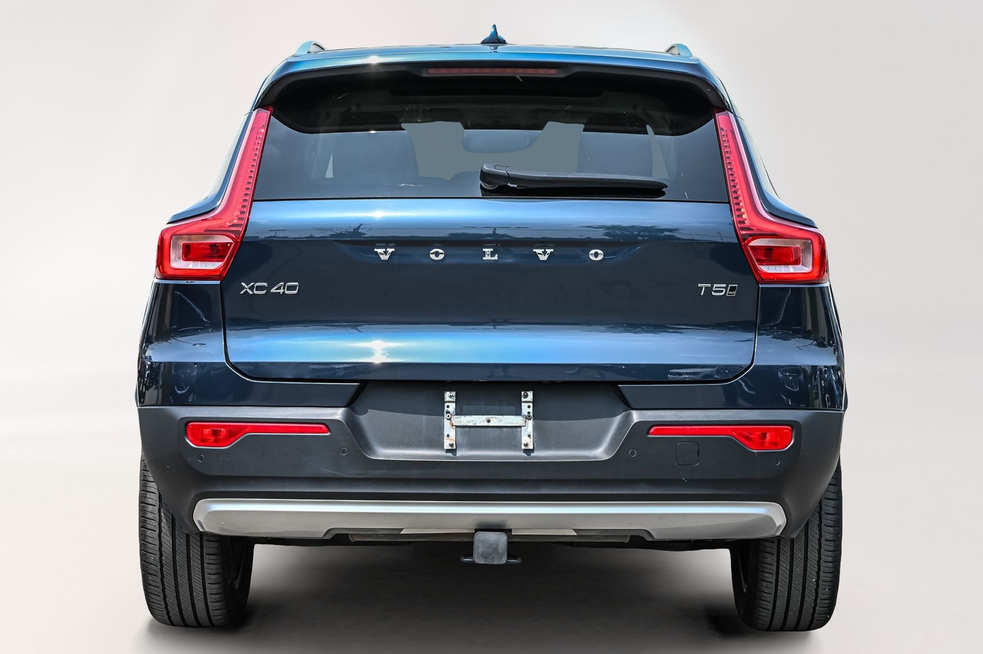 2022 Volvo XC40 in Pointe-Claire, Quebec