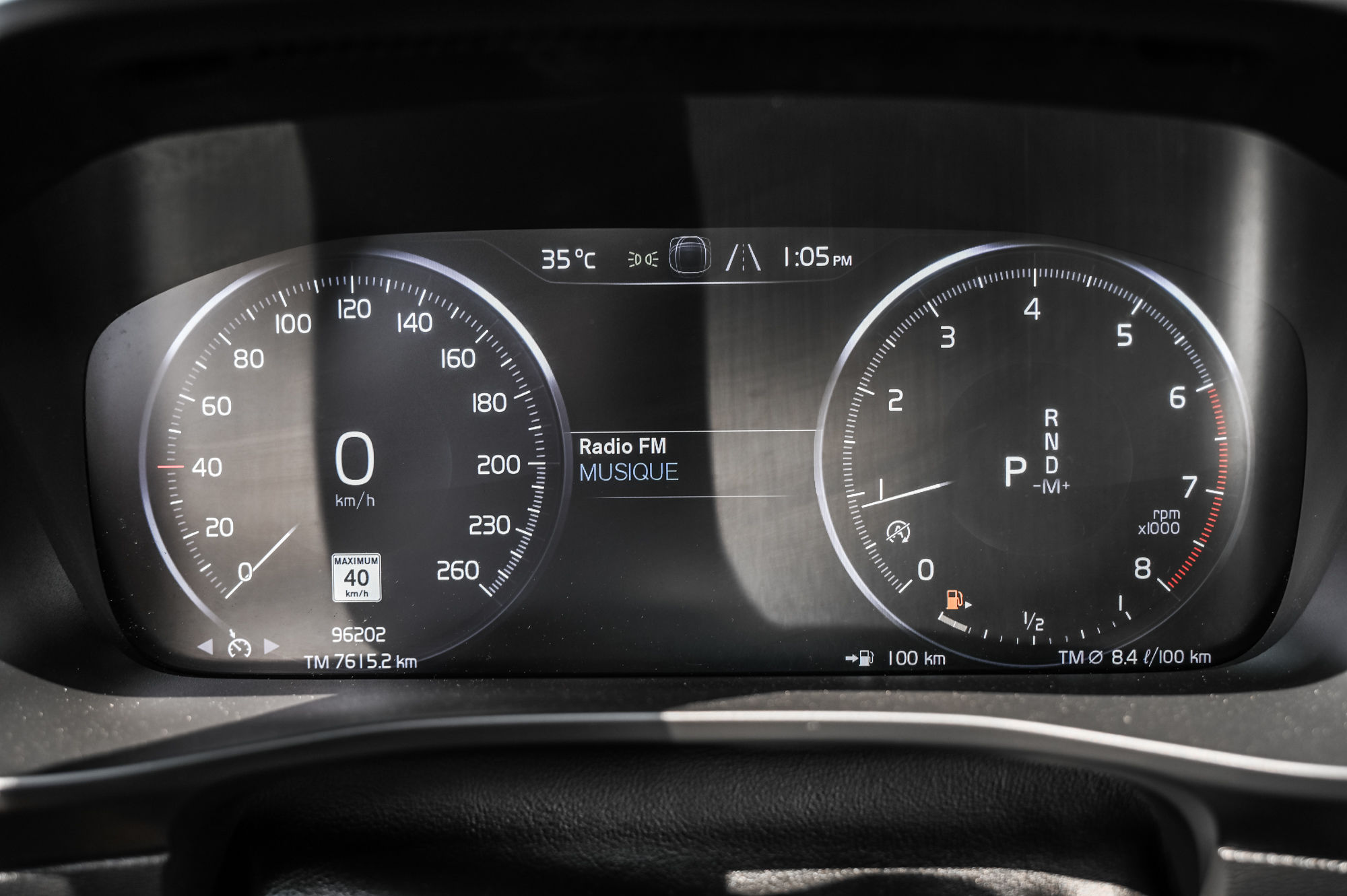 2022 Volvo XC40 in Pointe-Claire, Quebec