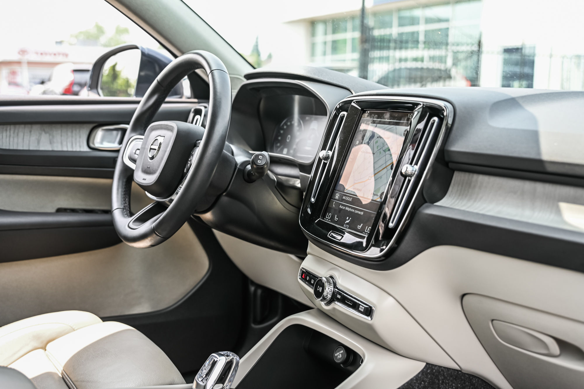2022 Volvo XC40 in Pointe-Claire, Quebec