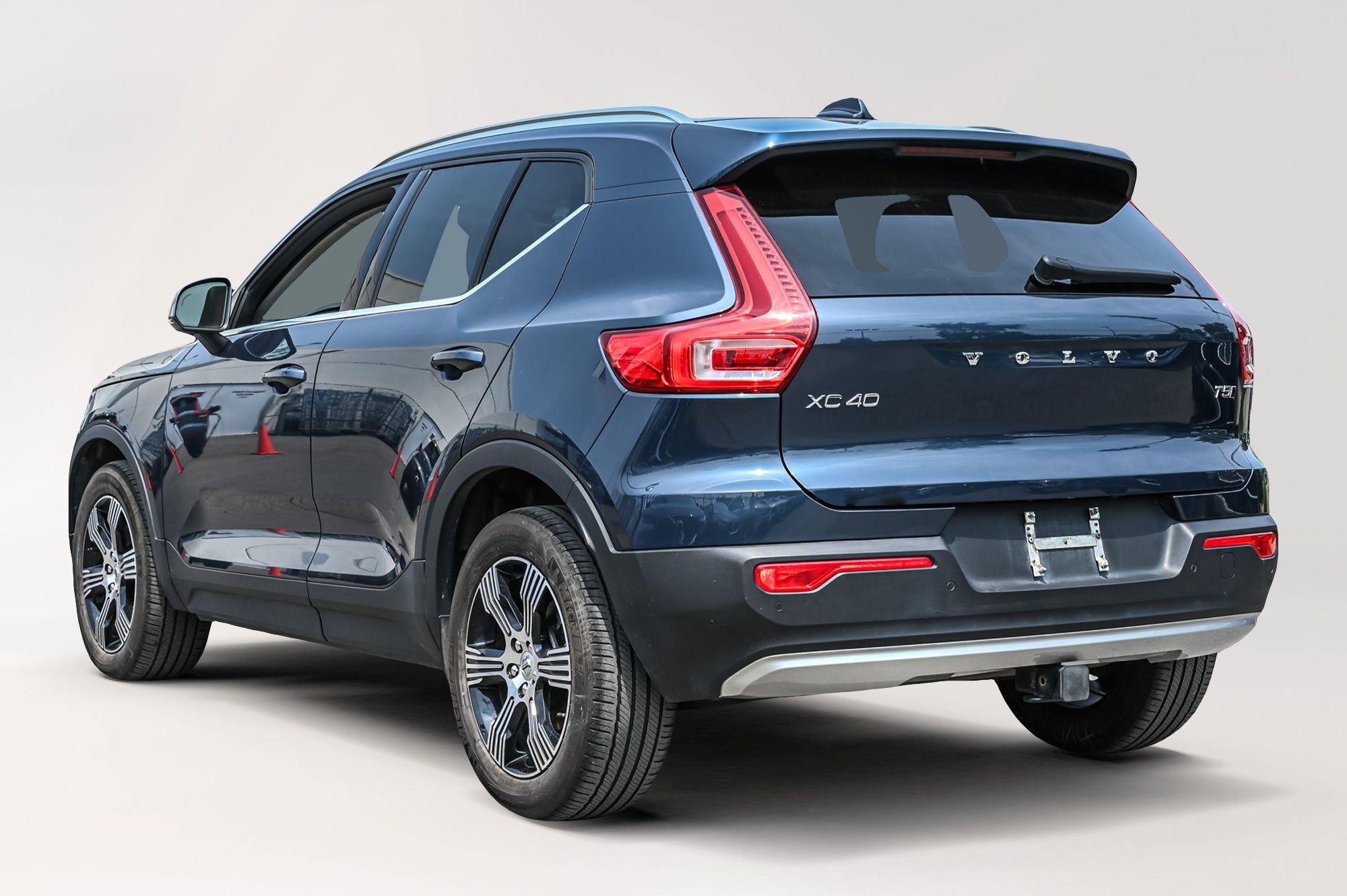 2022 Volvo XC40 in Pointe-Claire, Quebec