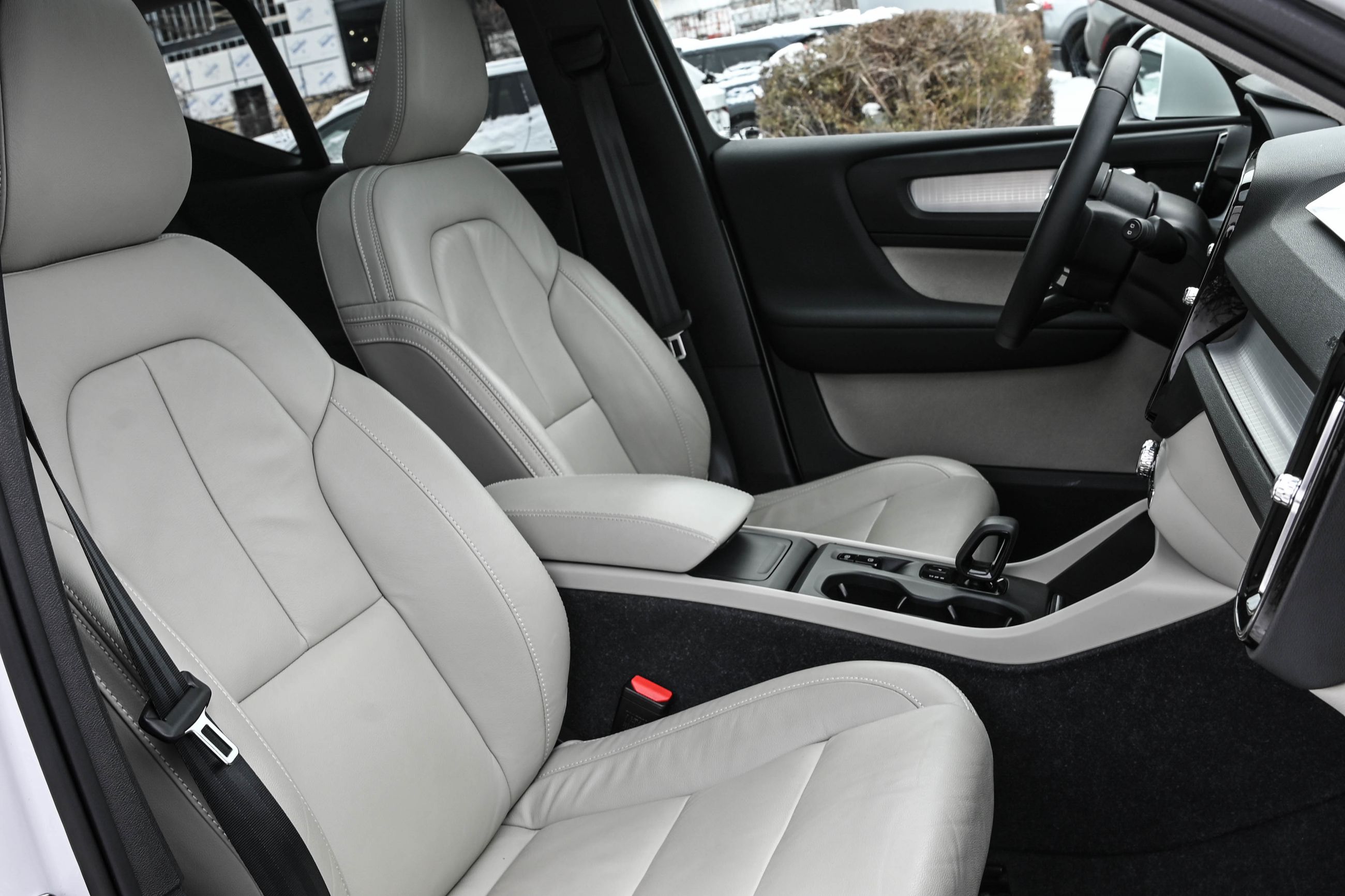 2022 Volvo XC40 in Pointe-Claire, Quebec