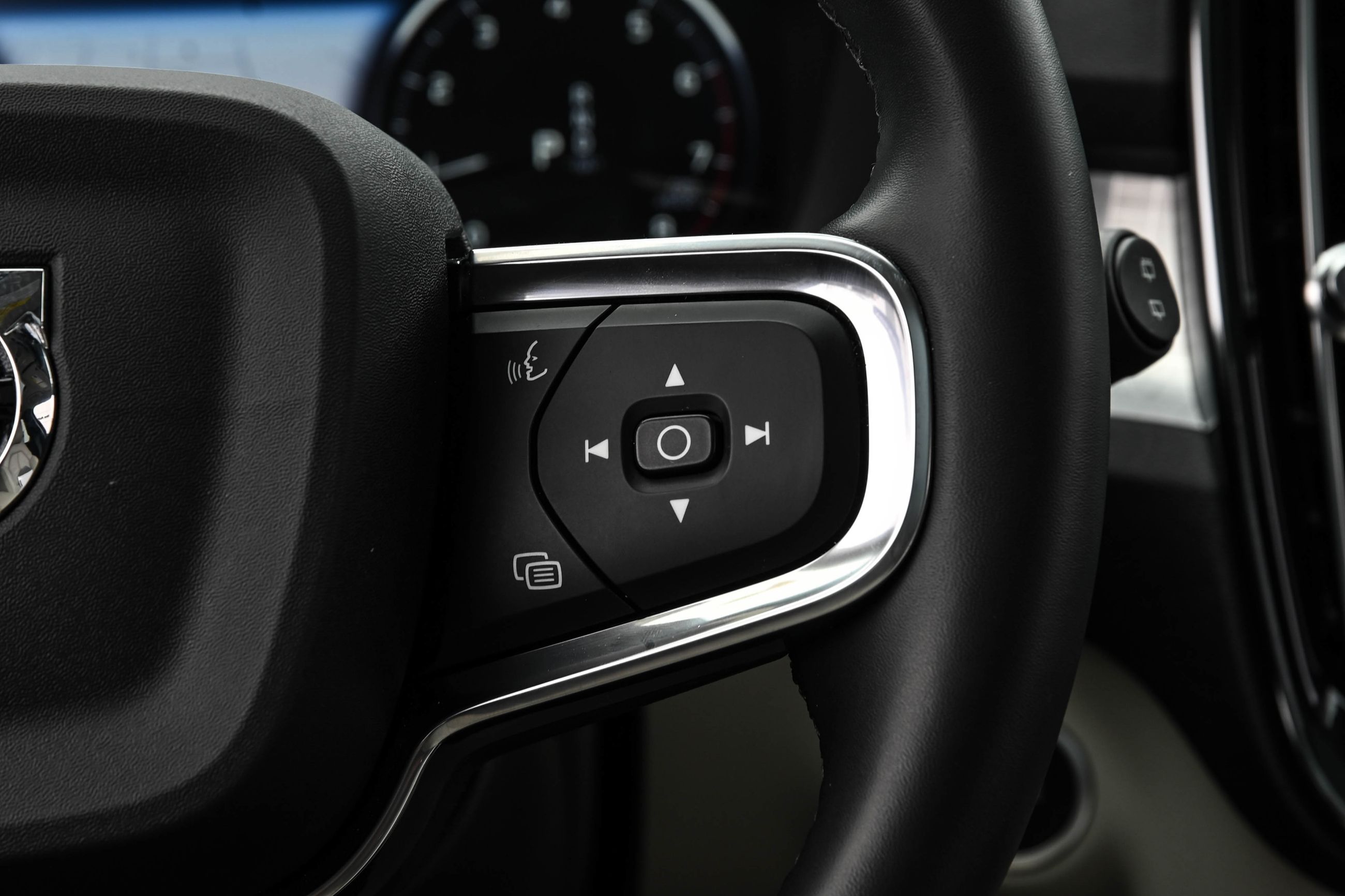 2022 Volvo XC40 in Pointe-Claire, Quebec