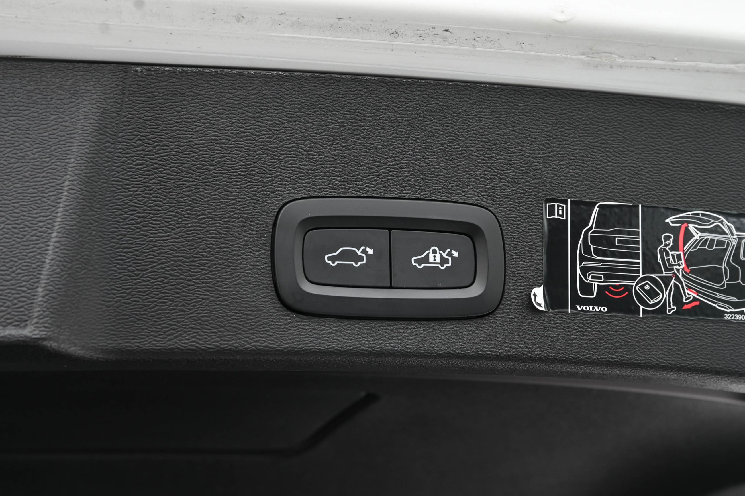 2022 Volvo XC40 in Pointe-Claire, Quebec