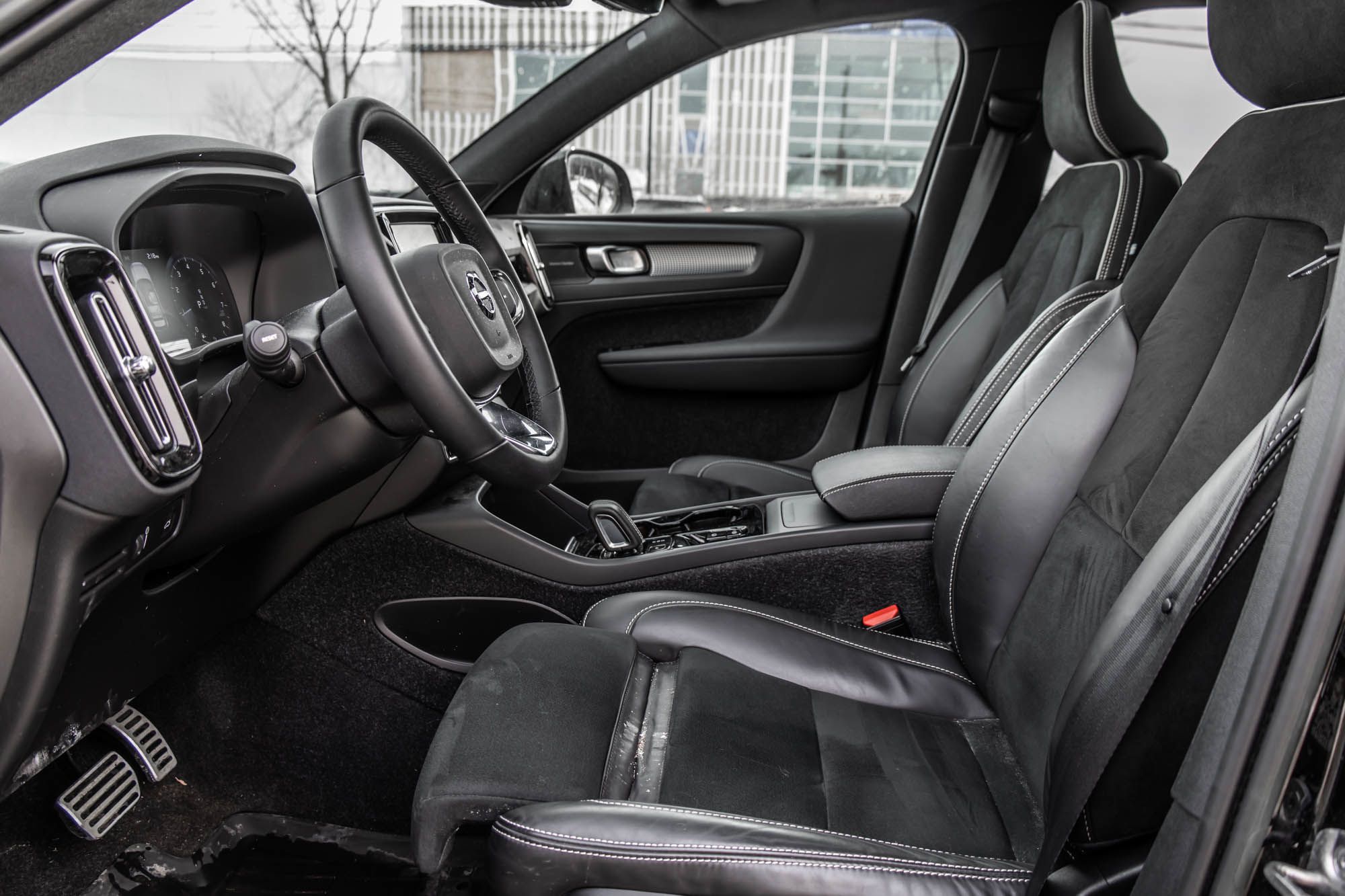 2022 Volvo XC40 in Pointe-Claire, Quebec