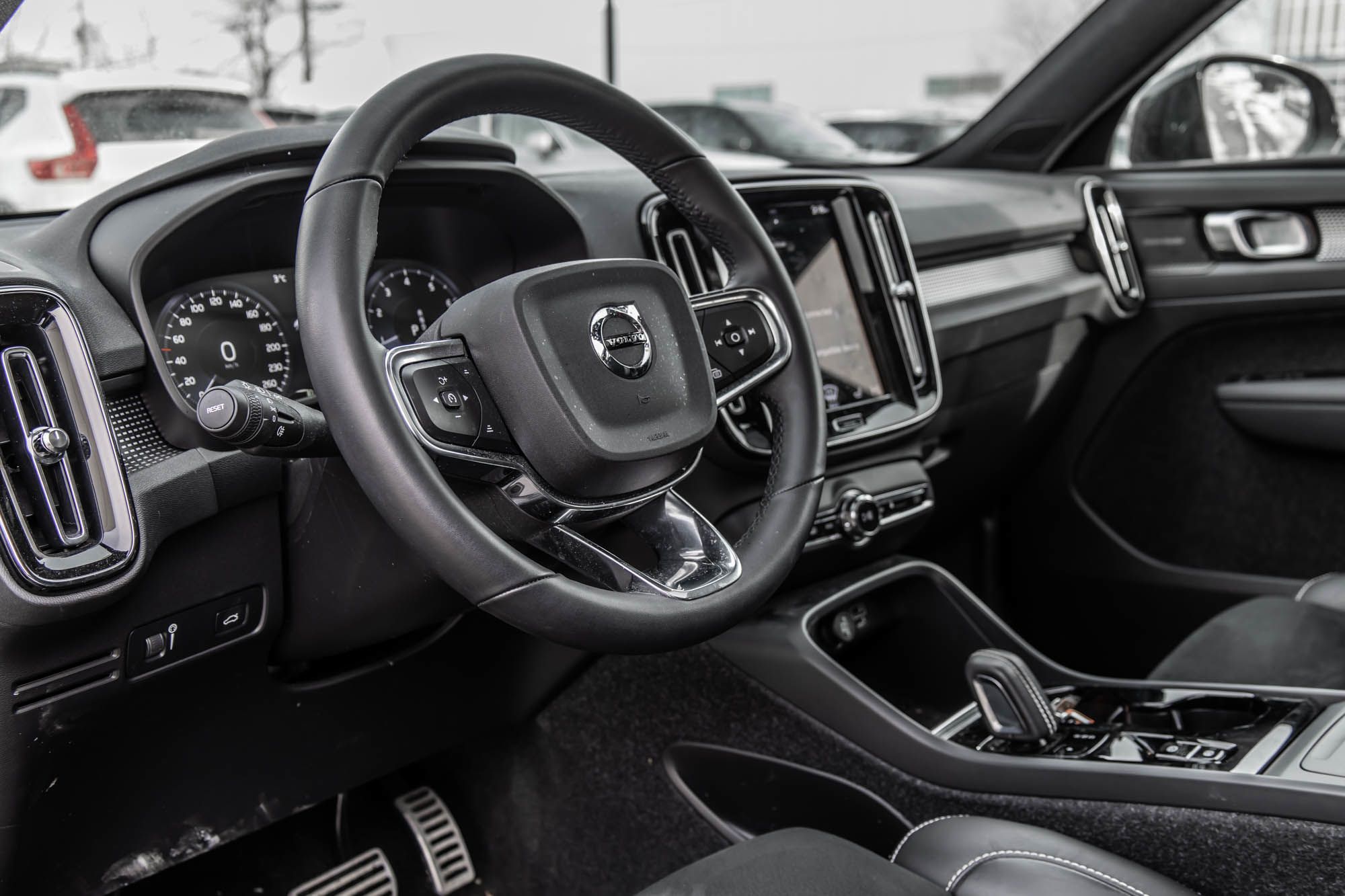 2022 Volvo XC40 in Pointe-Claire, Quebec