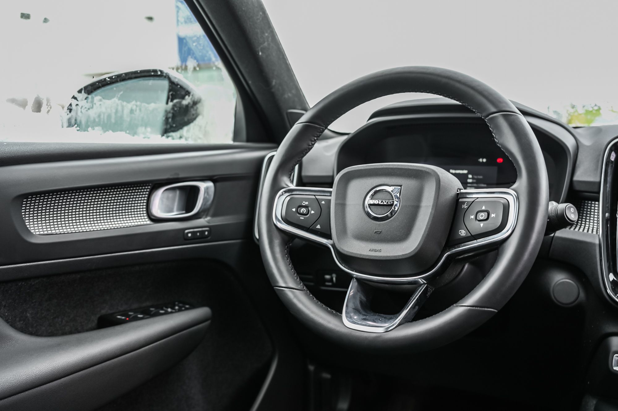 2022 Volvo XC40 in Pointe-Claire, Quebec