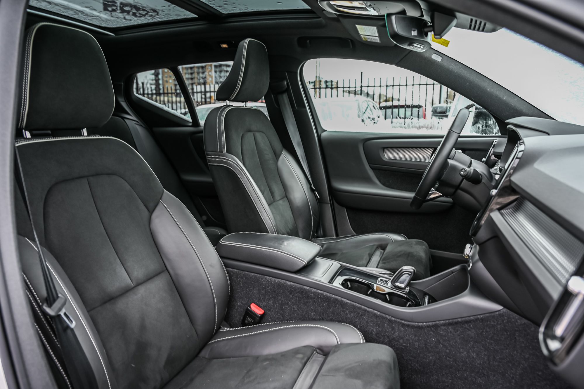 2022 Volvo XC40 in Pointe-Claire, Quebec