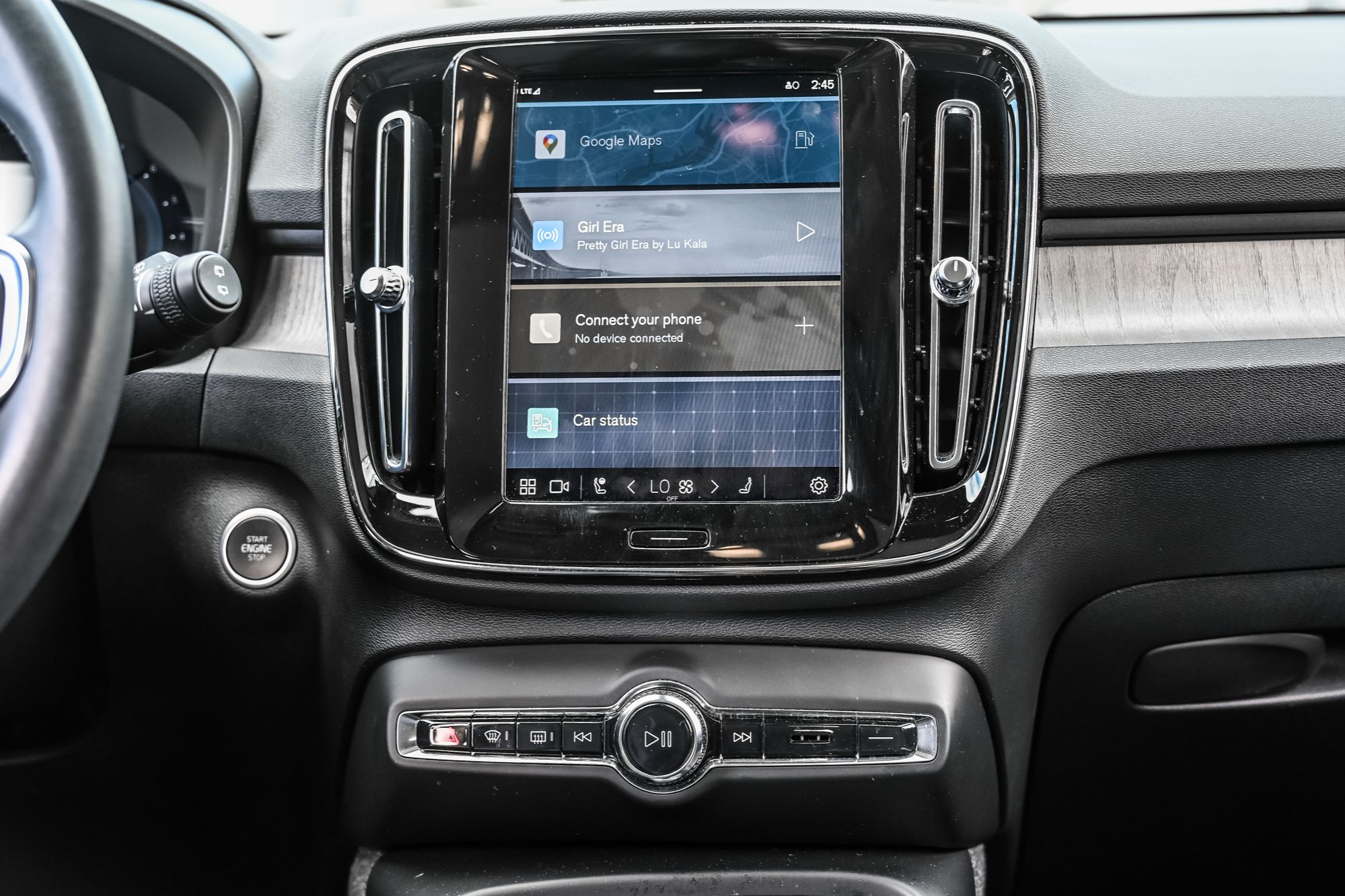 2023 Volvo XC40 in Pointe-Claire, Quebec