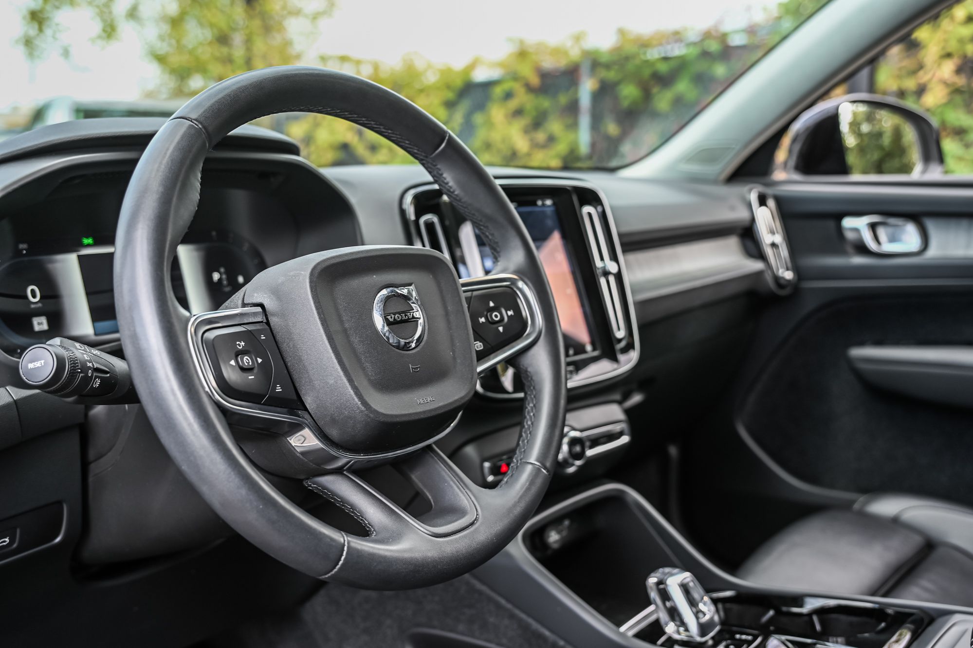 2023 Volvo XC40 in Pointe-Claire, Quebec