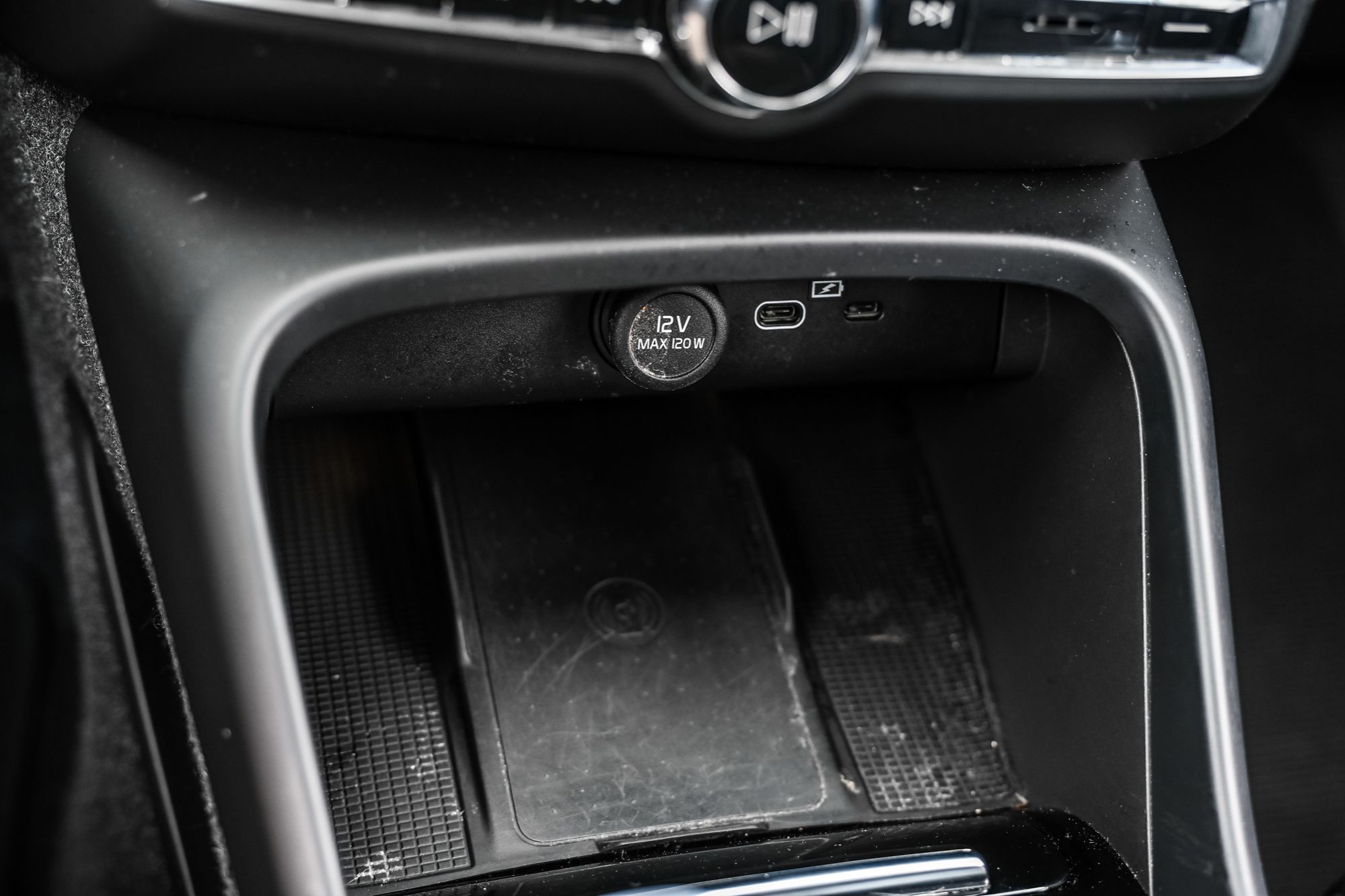 2023 Volvo XC40 in Pointe-Claire, Quebec