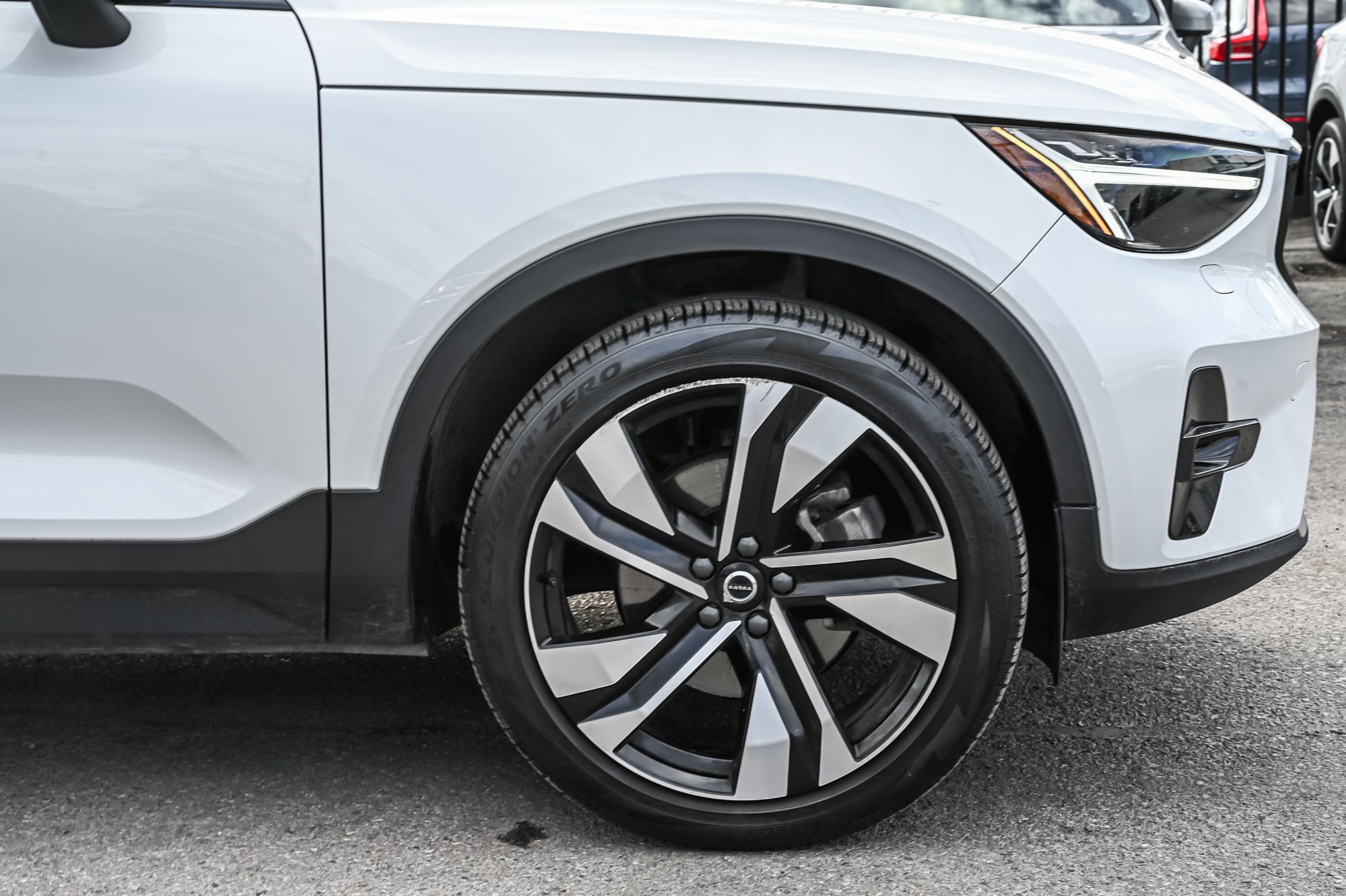 2023 Volvo XC40 in Pointe-Claire, Quebec