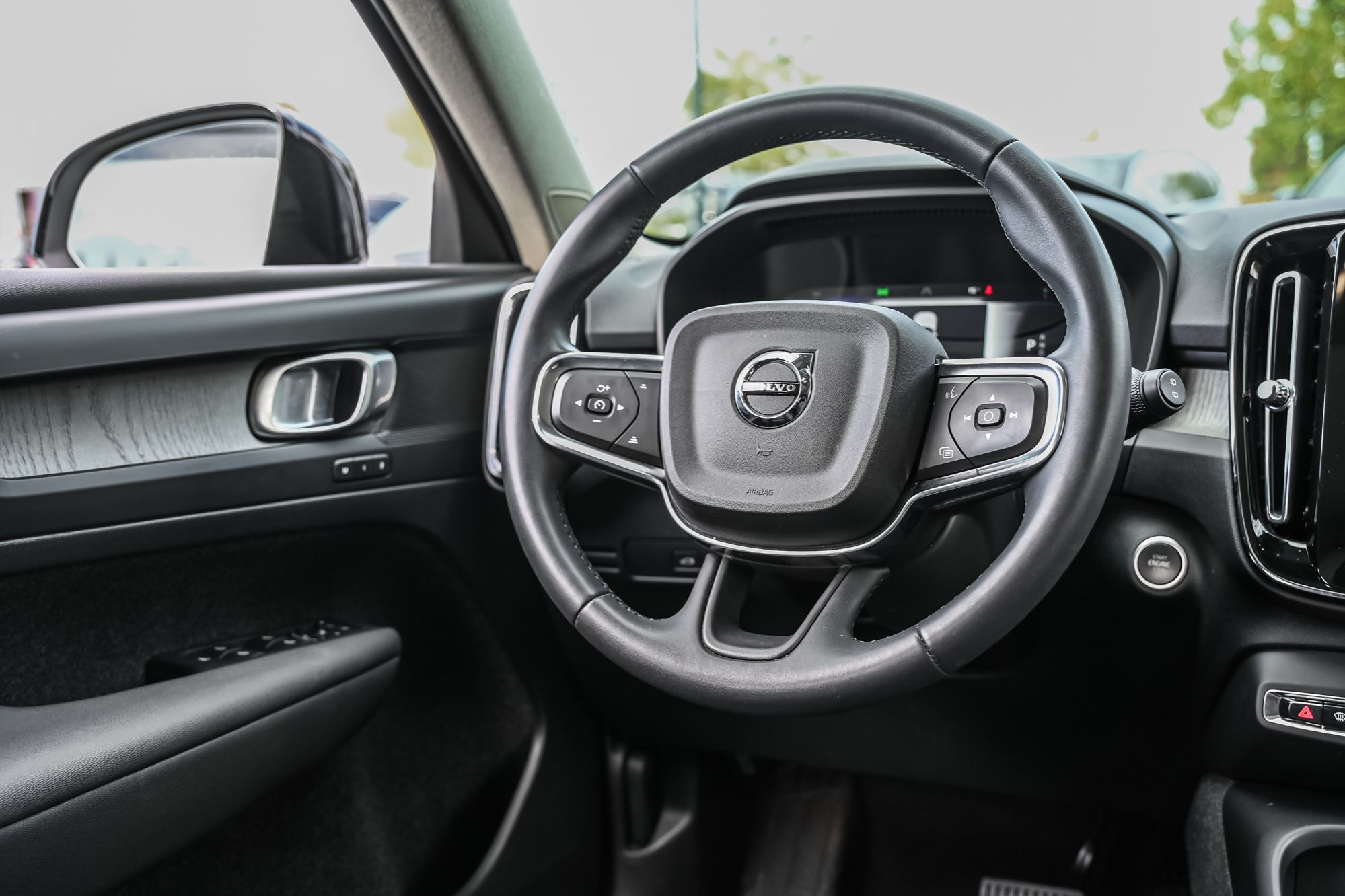 2023 Volvo XC40 in Pointe-Claire, Quebec