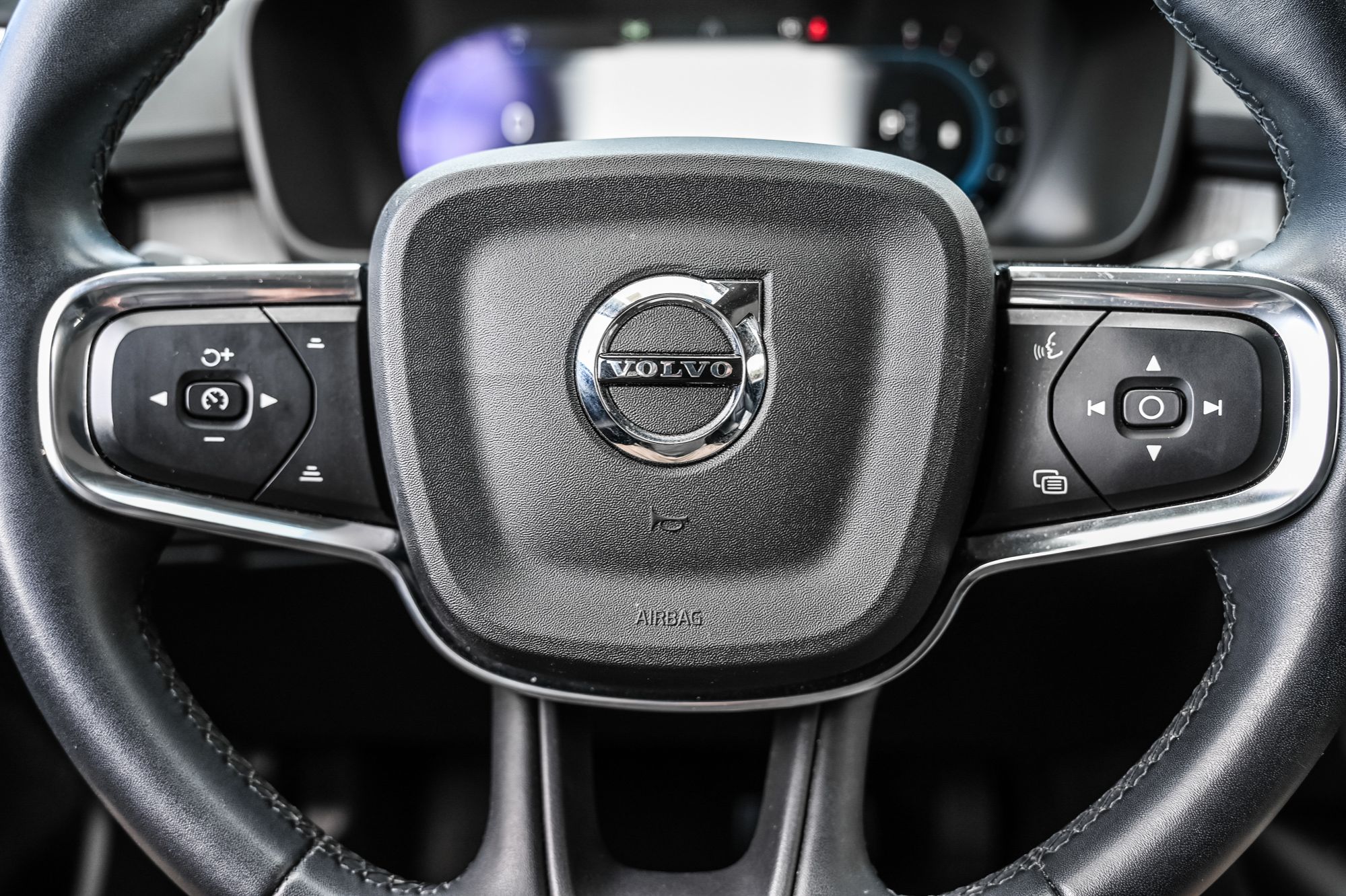 2023 Volvo XC40 in Pointe-Claire, Quebec