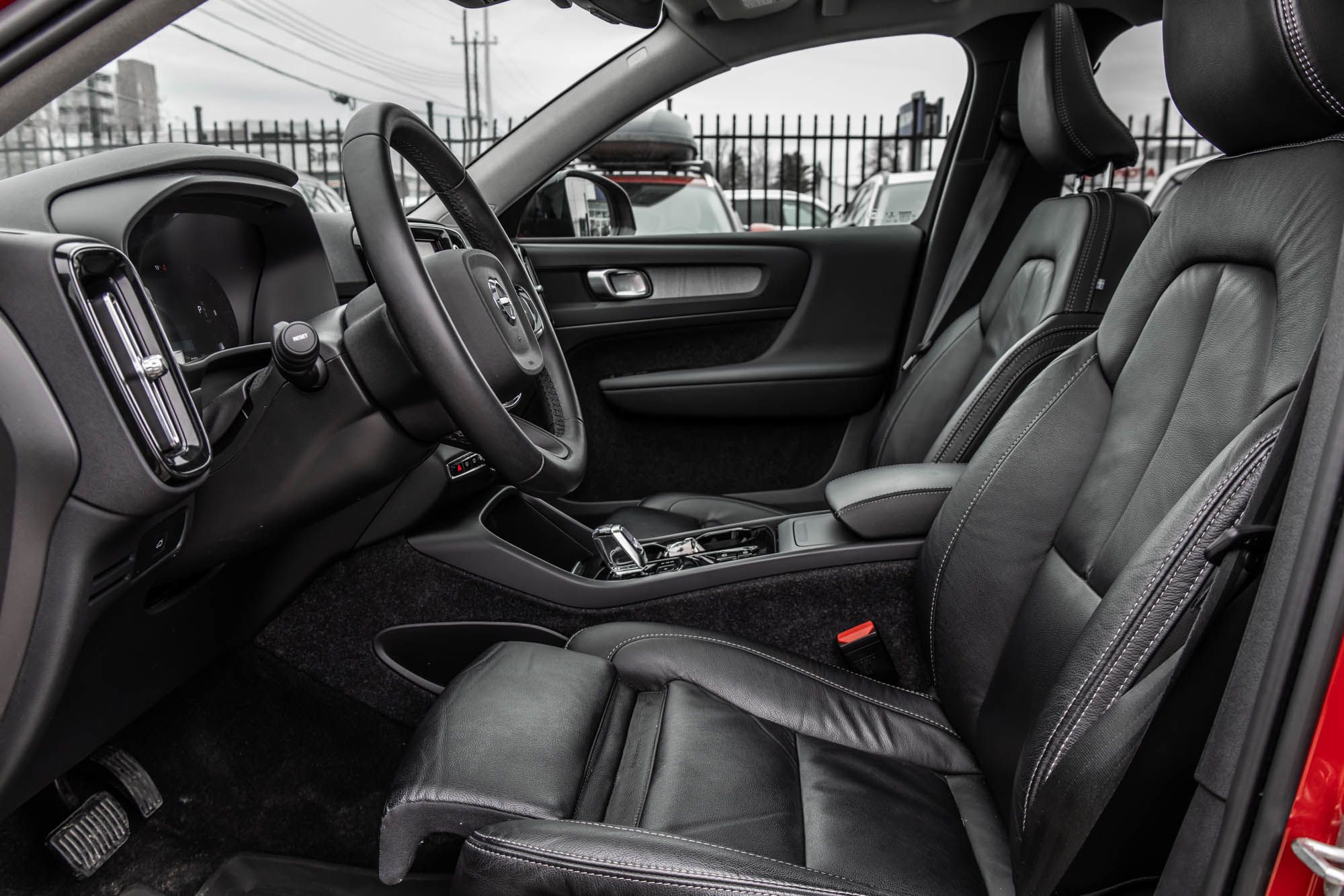 2023 Volvo XC40 in Pointe-Claire, Quebec