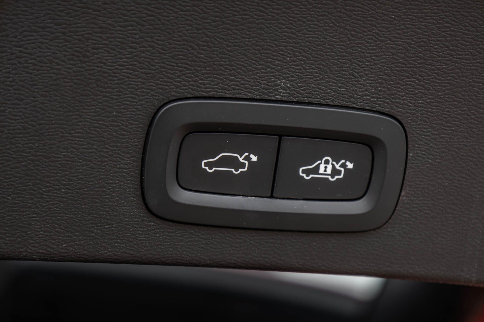 2023 Volvo XC40 in Pointe-Claire, Quebec