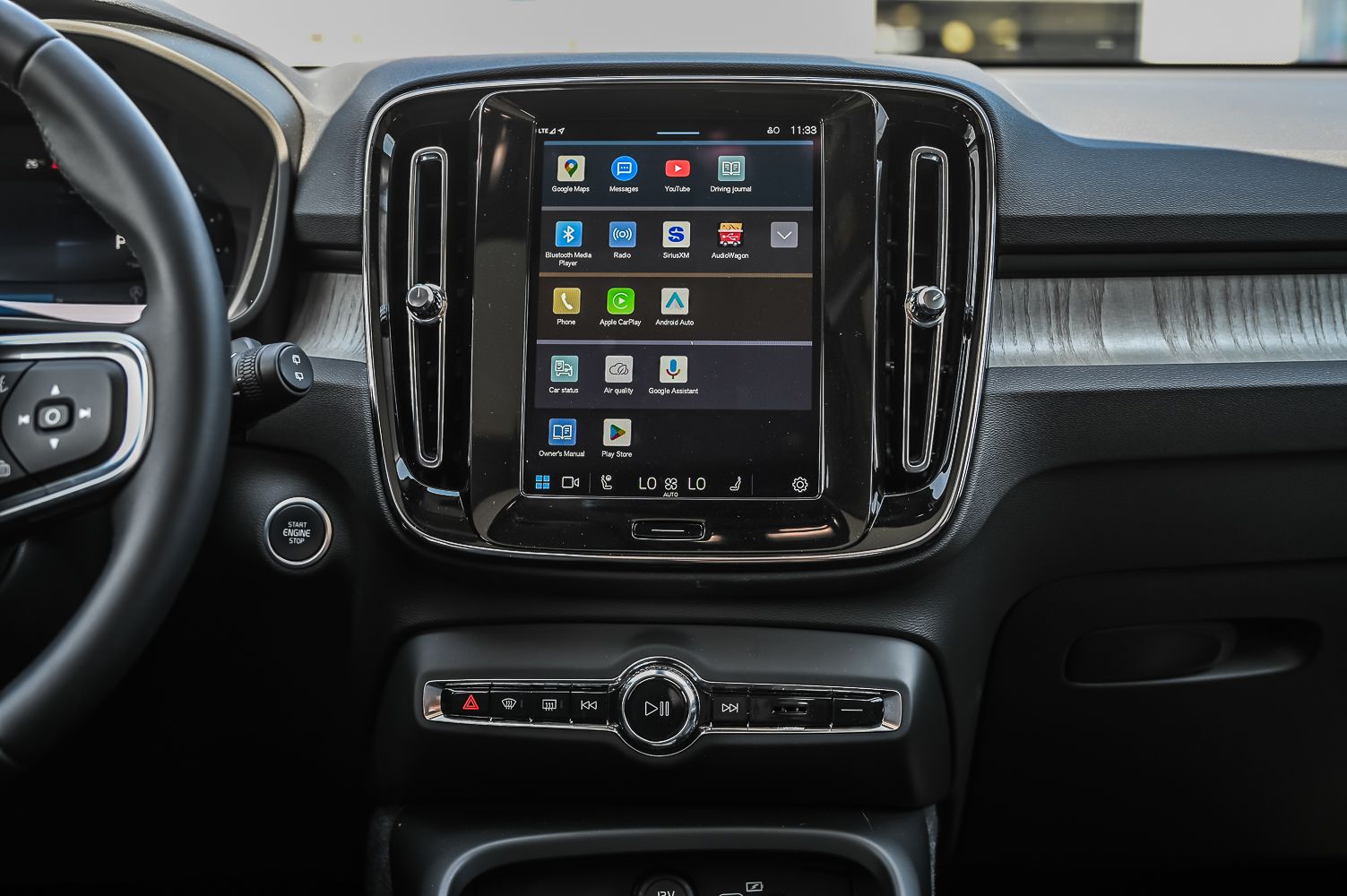 2024 Volvo XC40 in Pointe-Claire, Quebec