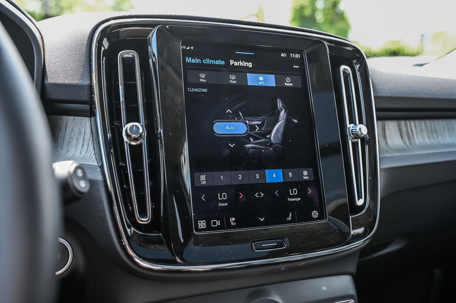 2024 Volvo XC40 in Pointe-Claire, Quebec