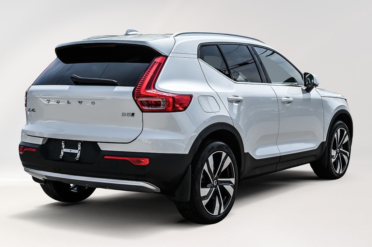 2024 Volvo XC40 in Pointe-Claire, Quebec