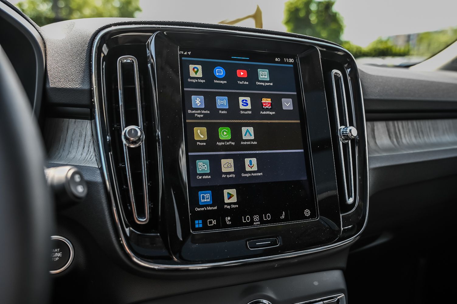 2024 Volvo XC40 in Pointe-Claire, Quebec