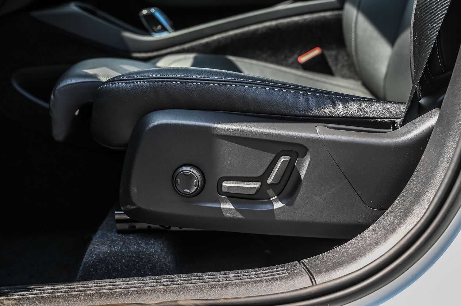 2024 Volvo XC40 in Pointe-Claire, Quebec