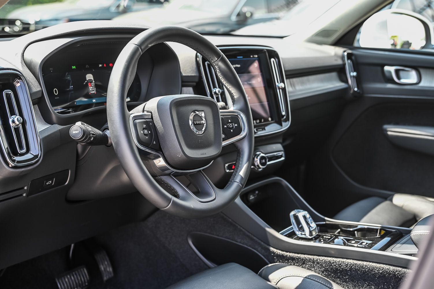 2024 Volvo XC40 in Pointe-Claire, Quebec