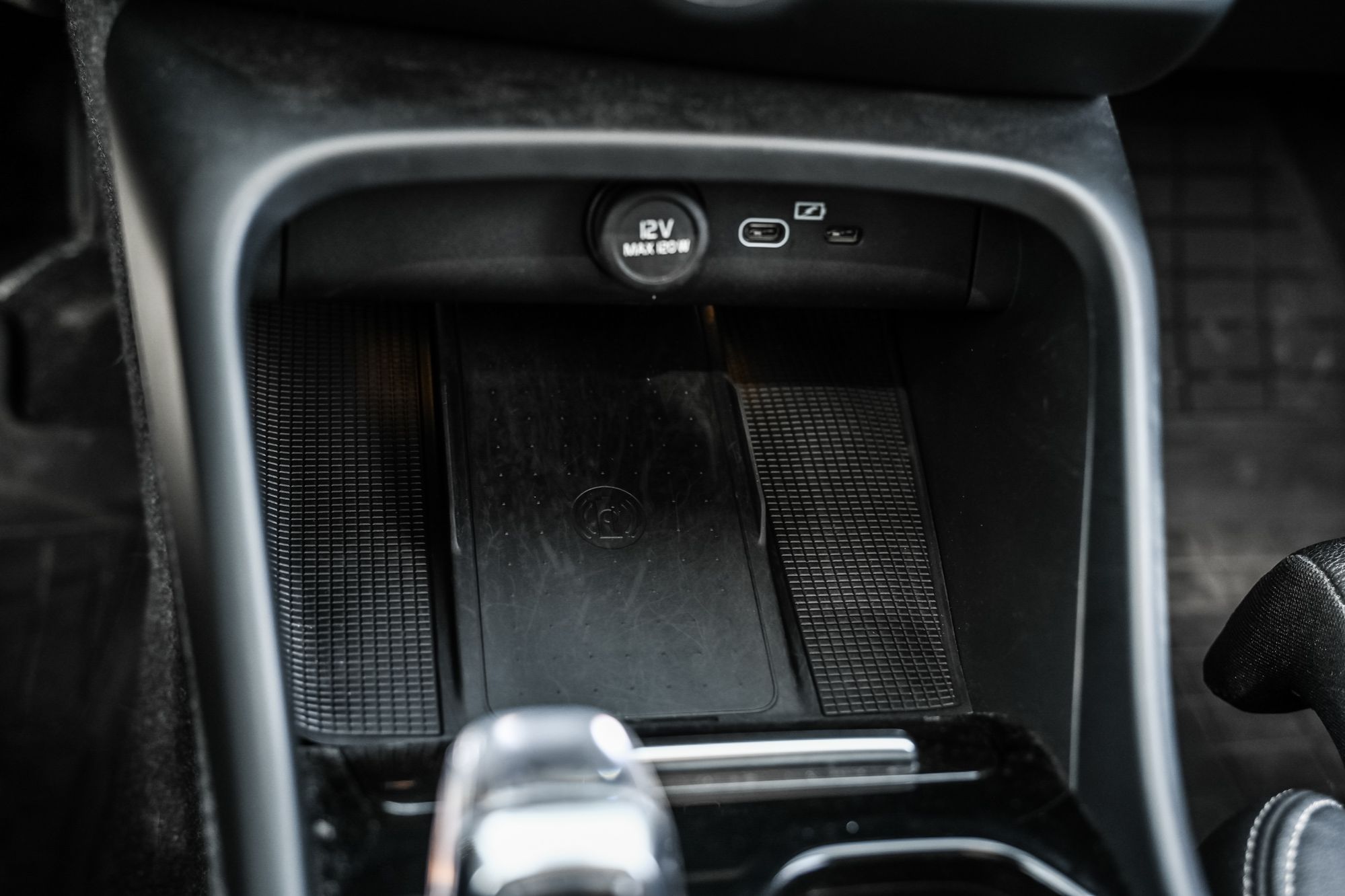 2024 Volvo XC40 in Pointe-Claire, Quebec