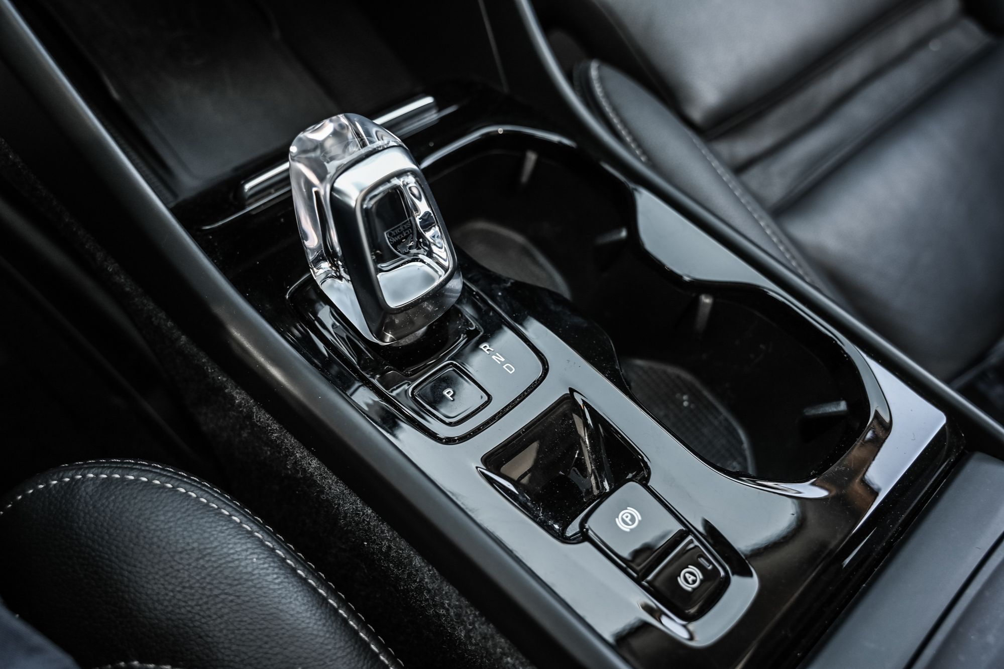 2024 Volvo XC40 in Pointe-Claire, Quebec