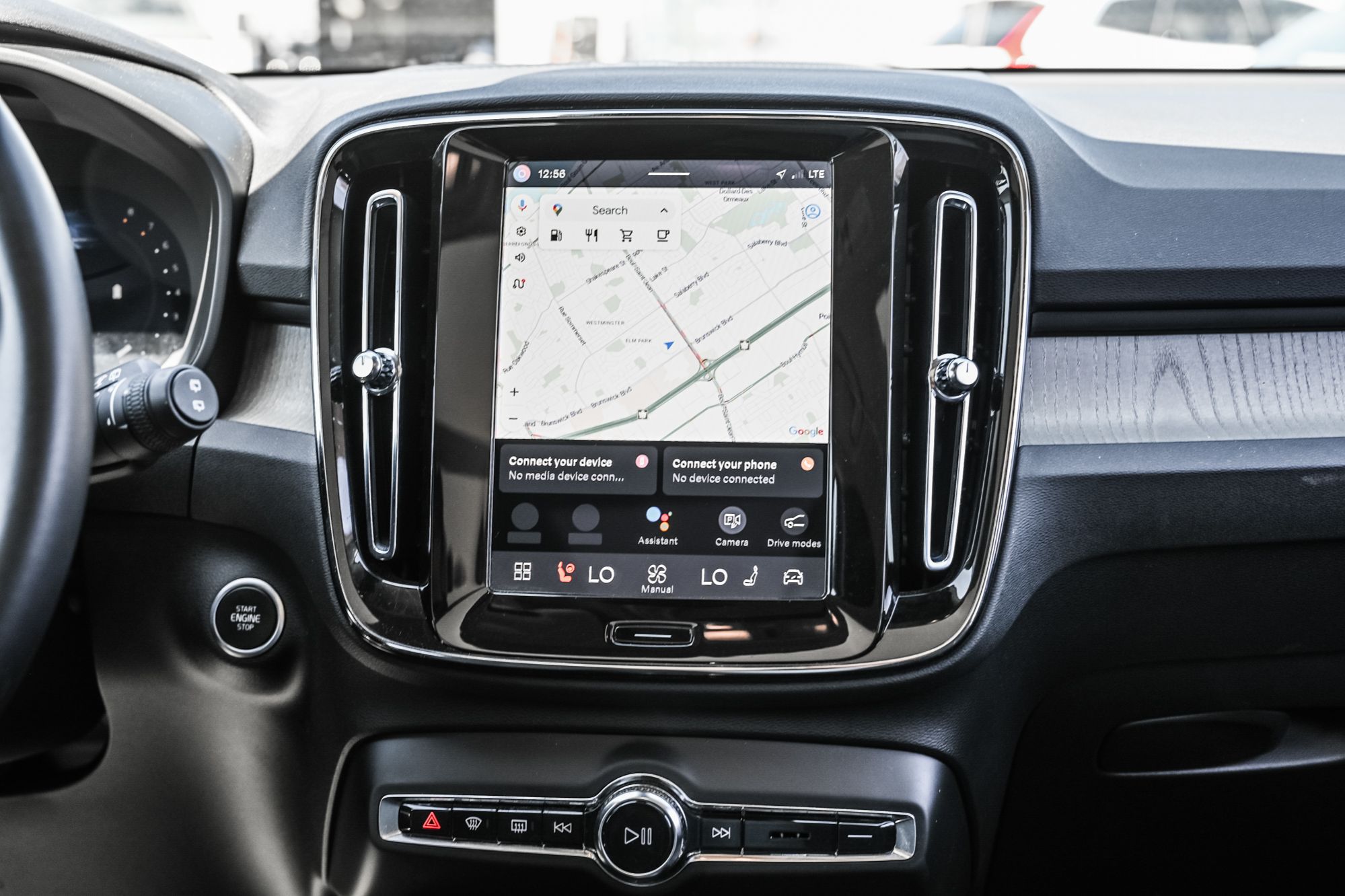 2024 Volvo XC40 in Pointe-Claire, Quebec