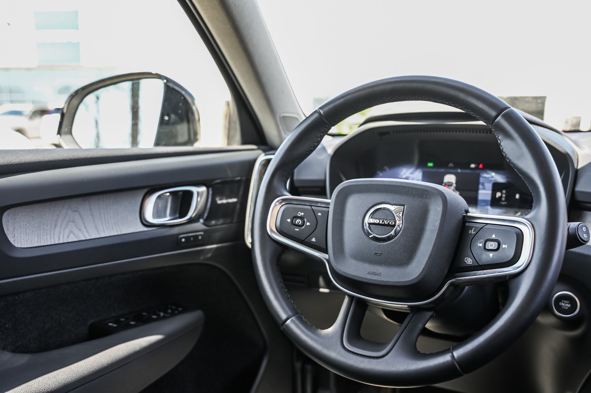 2024 Volvo XC40 in Pointe-Claire, Quebec