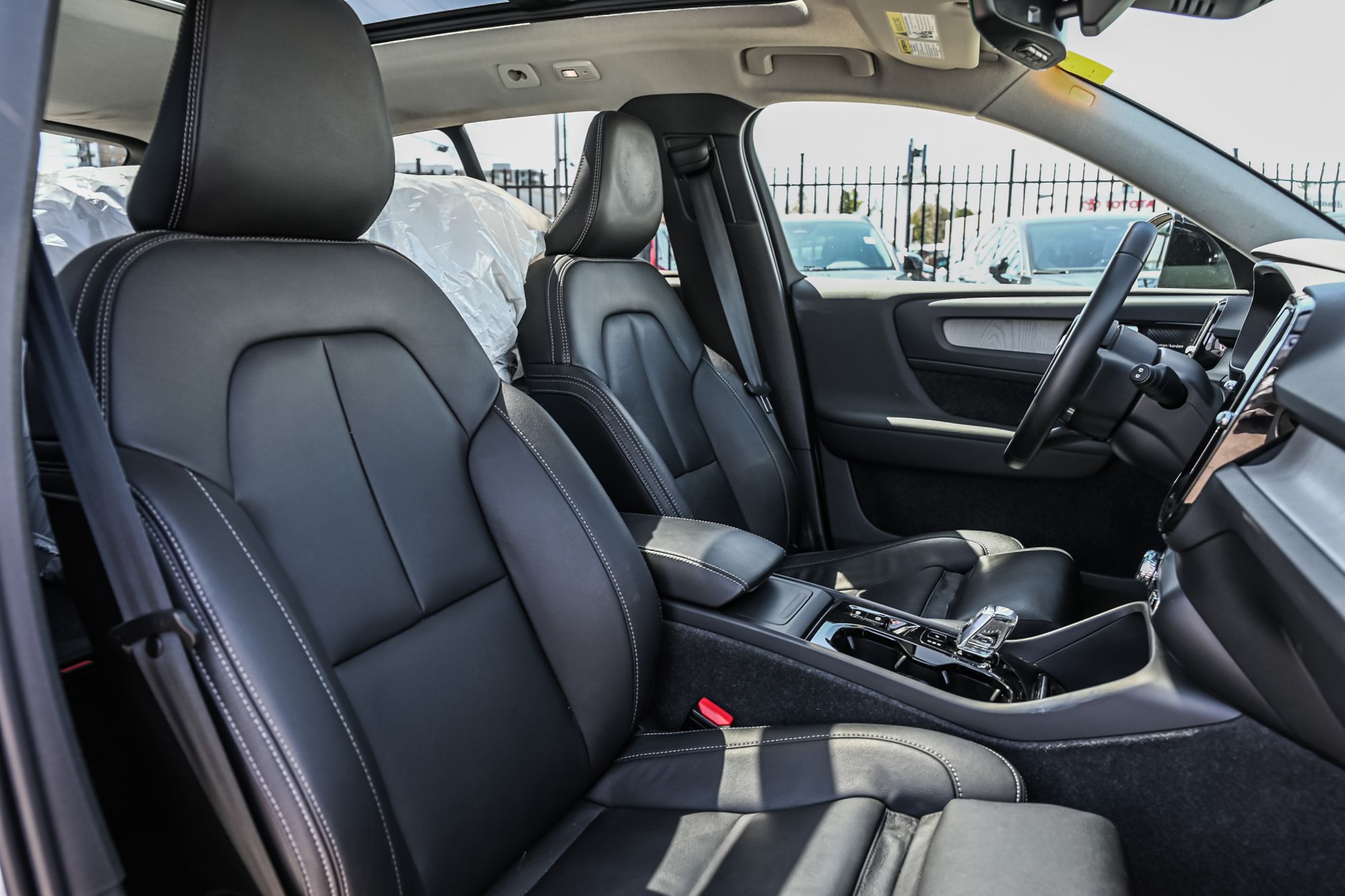 2024 Volvo XC40 in Pointe-Claire, Quebec