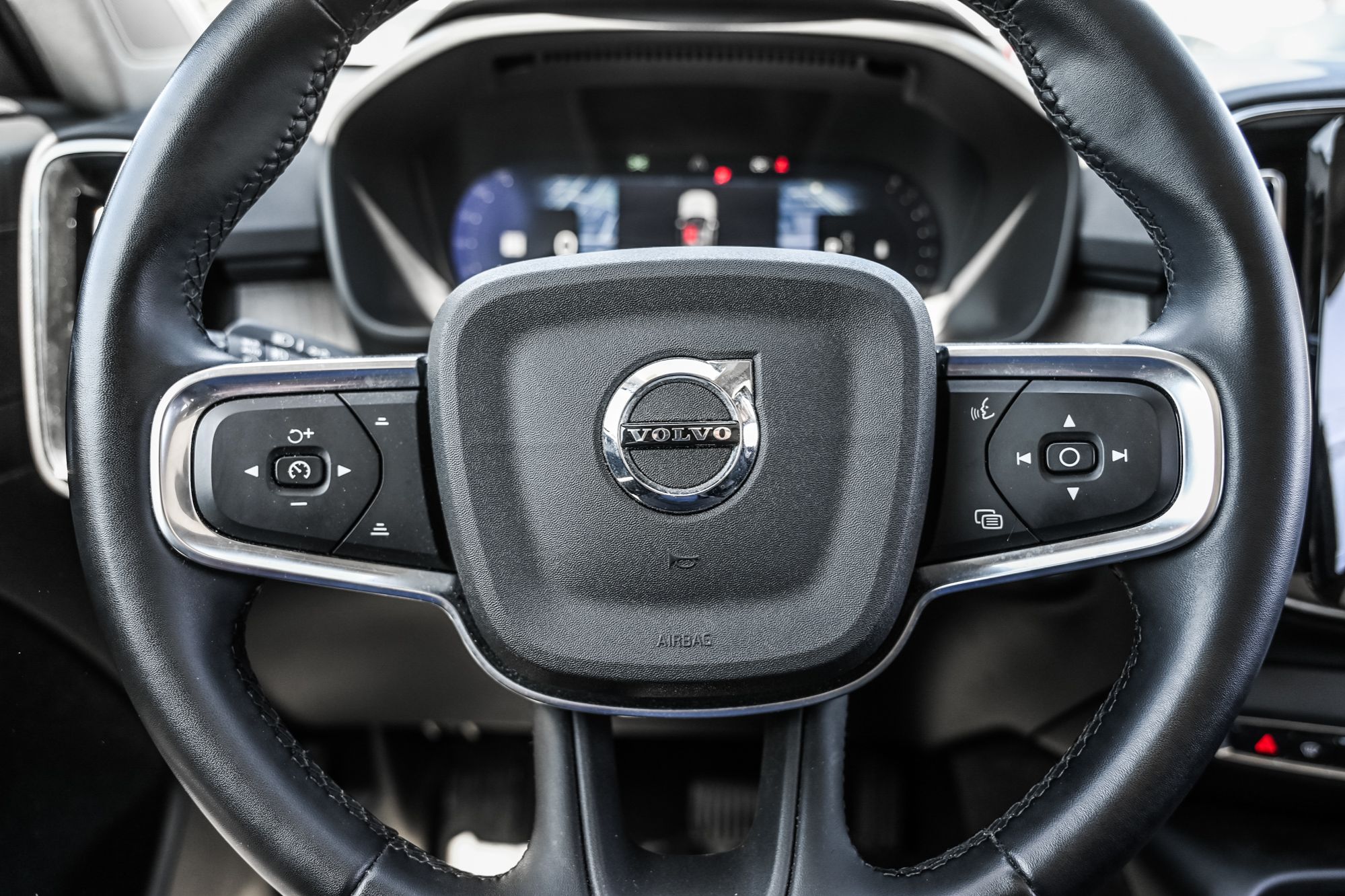 2024 Volvo XC40 in Pointe-Claire, Quebec