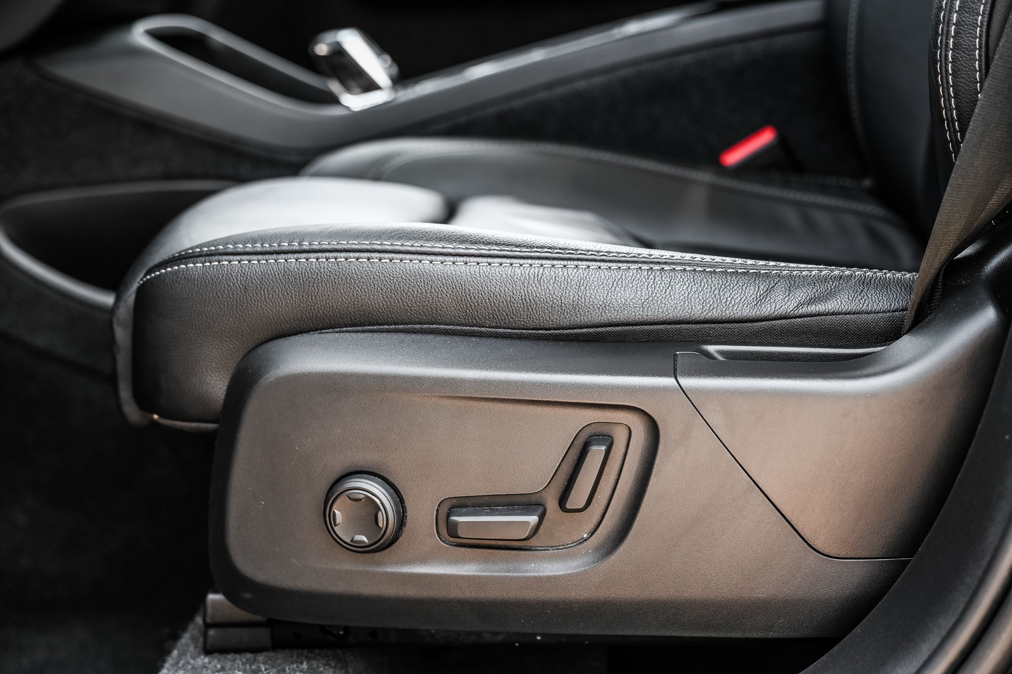 Volvo XC40  2024 à Pointe-Claire, Québec