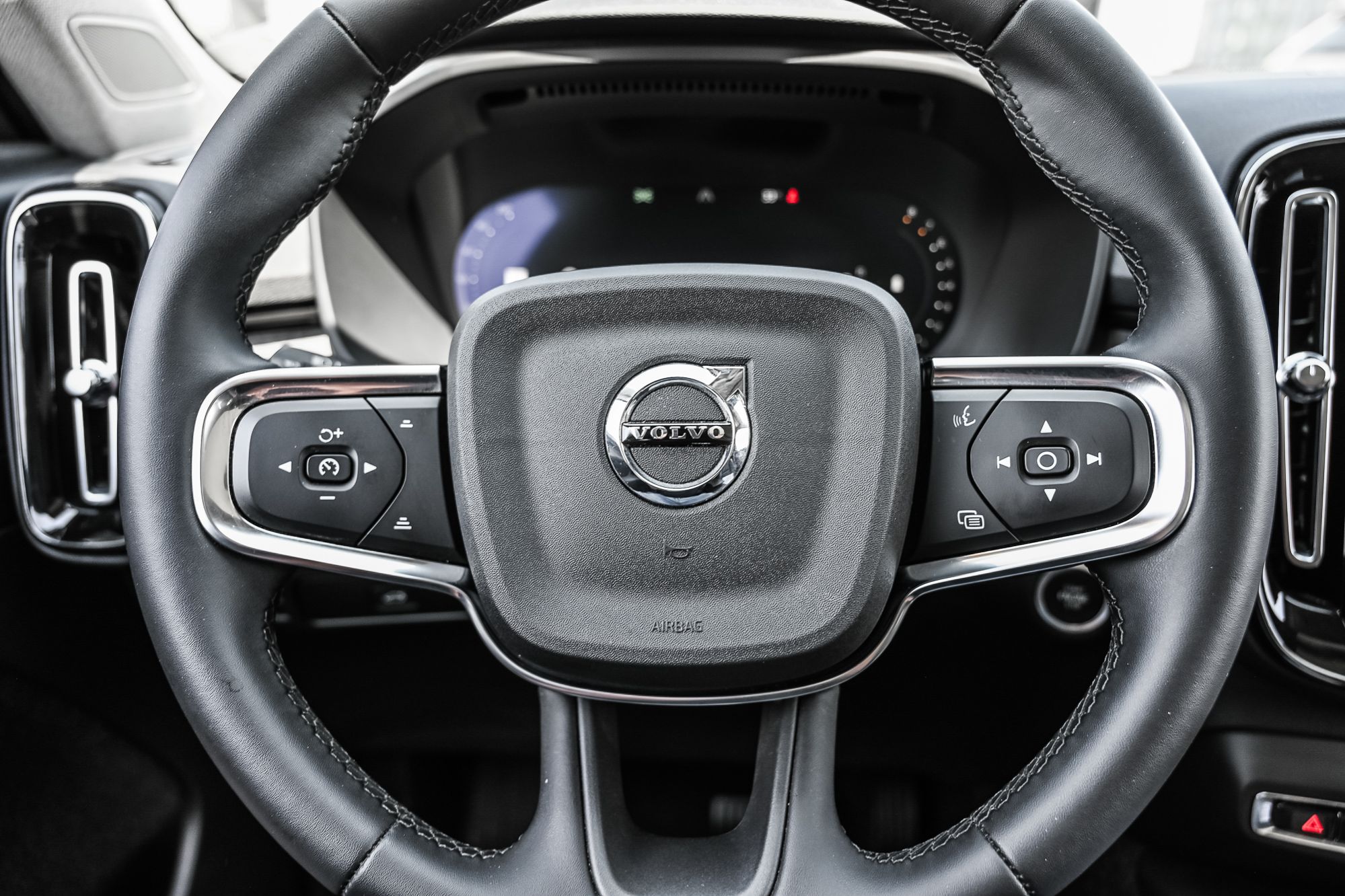 Volvo XC40  2024 à Pointe-Claire, Québec