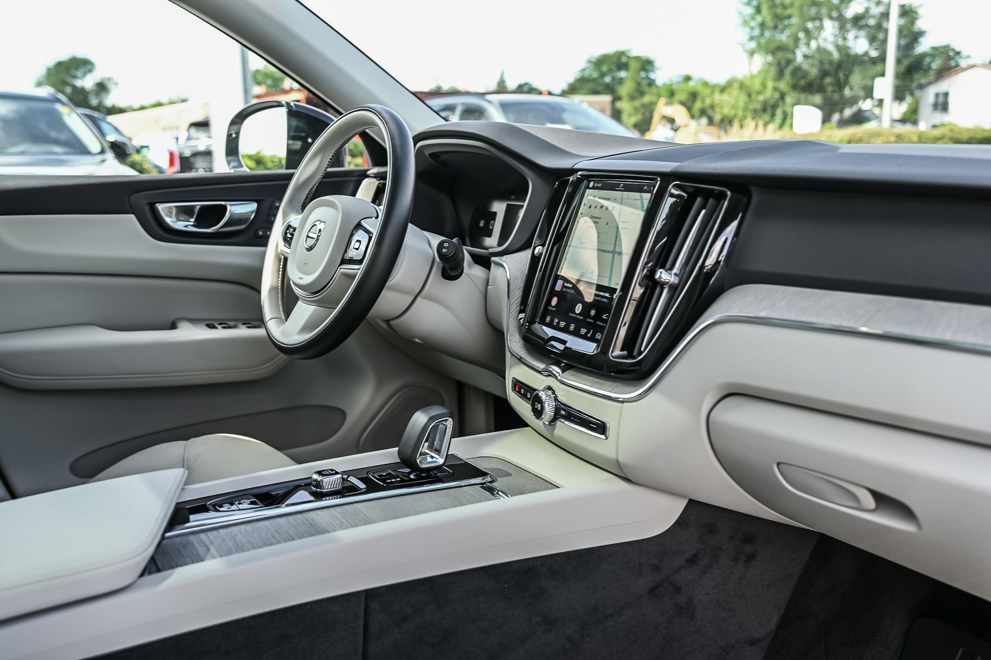 Volvo XC60 Plug-In Hybrid  2025 à Pointe-Claire, Québec