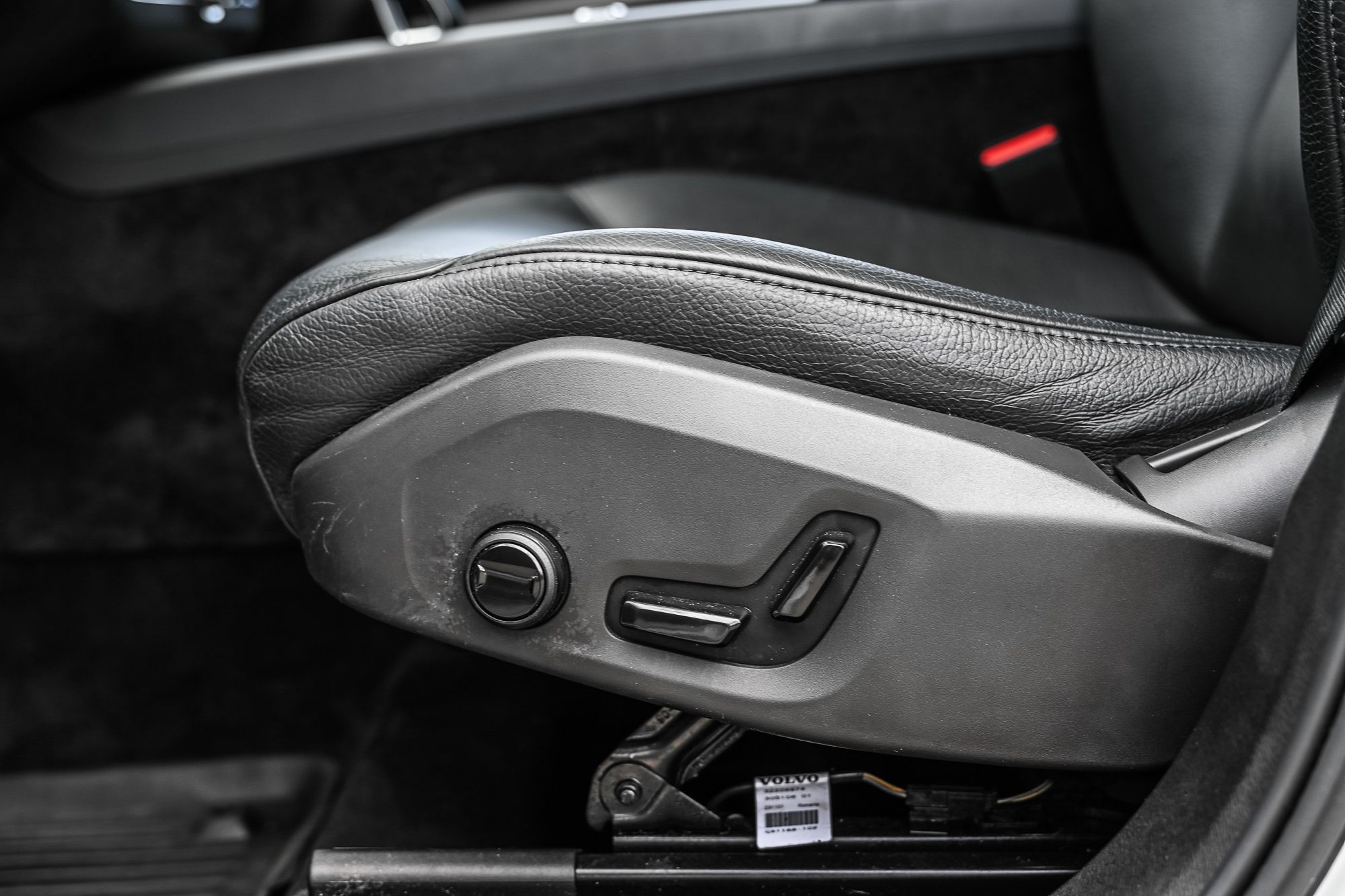 2025 Volvo XC60 Plug-In Hybrid in Pointe-Claire, Quebec